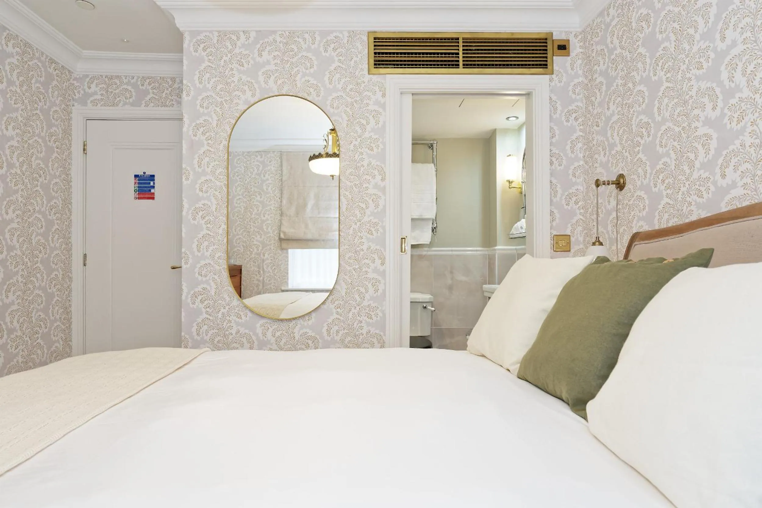 Bed in Old Town House, Margate