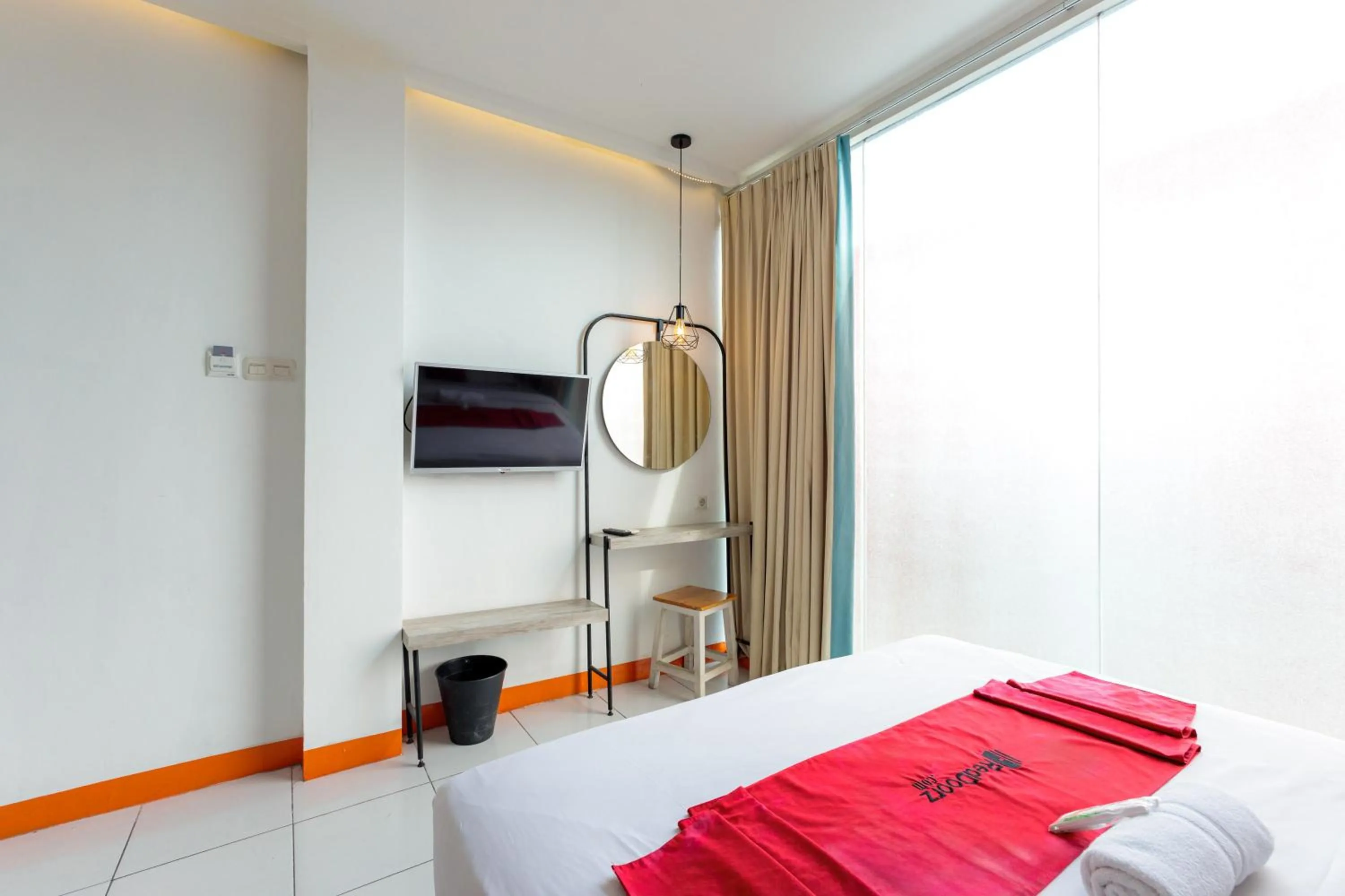 Bed in RedDoorz near Mangga Dua Mall