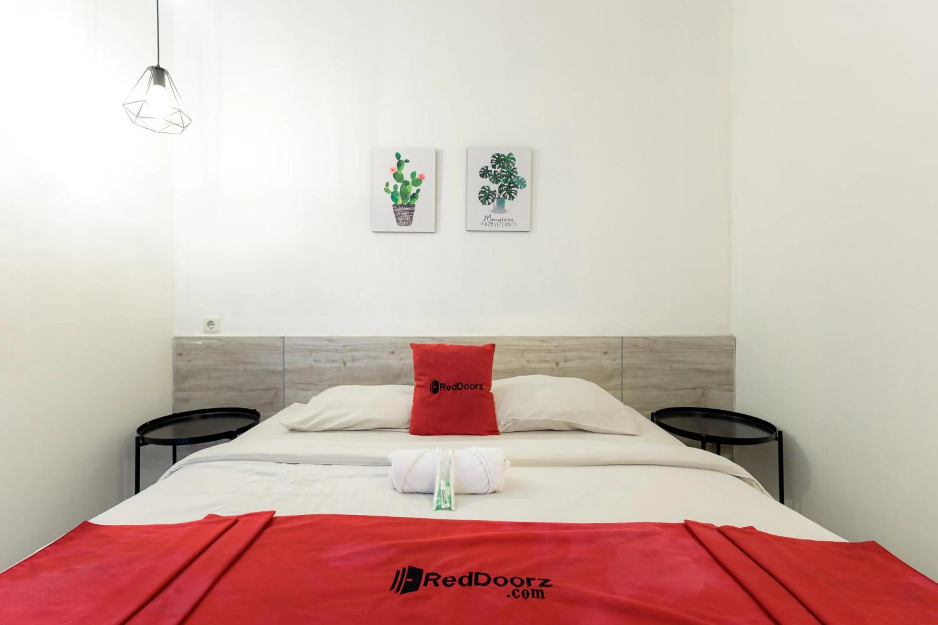 Bed in RedDoorz near Mangga Dua Mall