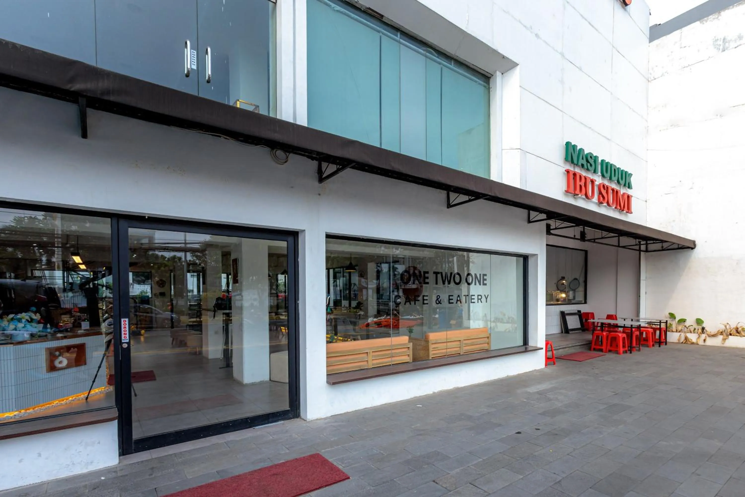 Property building in RedDoorz near Mangga Dua Mall