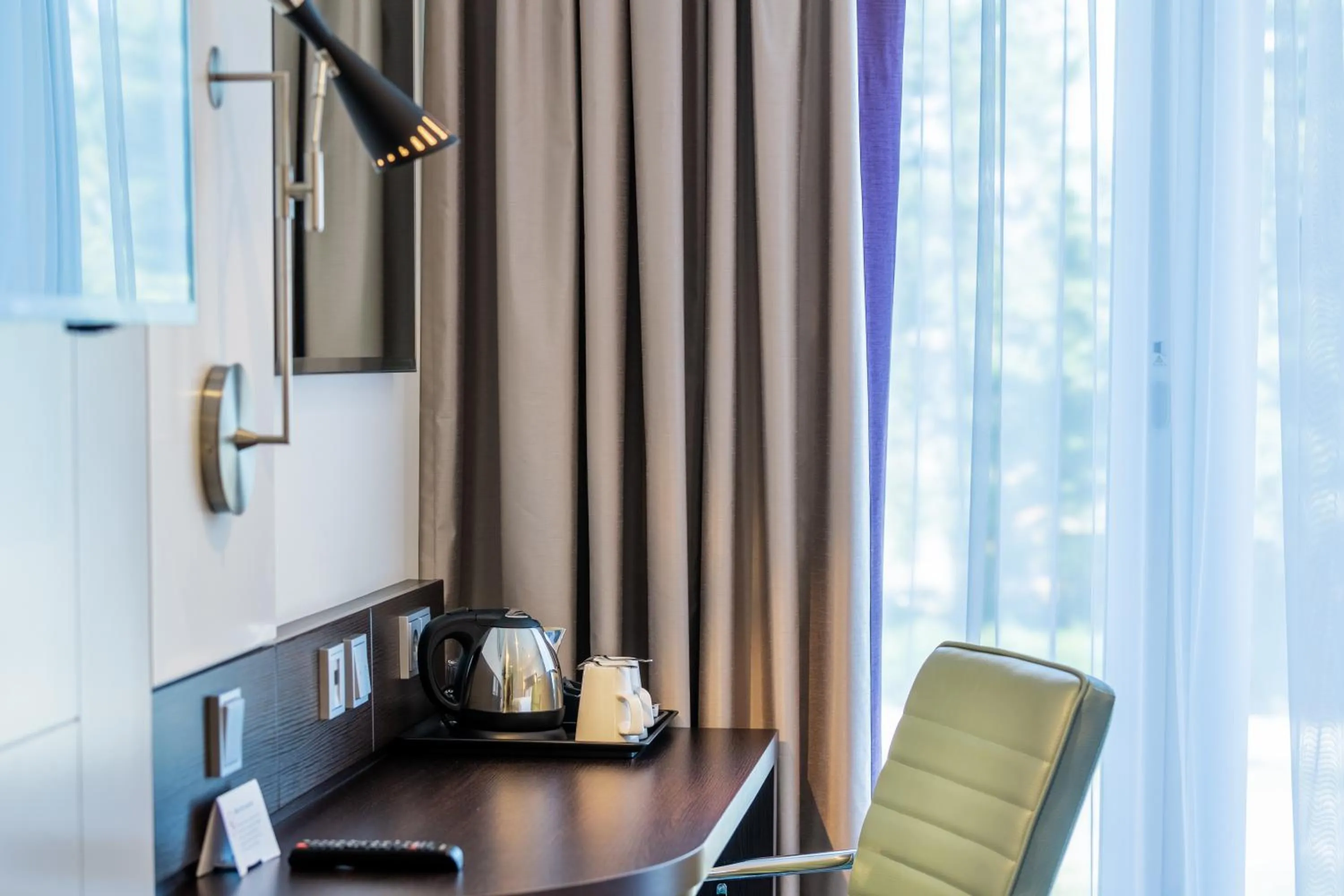 Bedroom in Premier Inn München Airport Süd