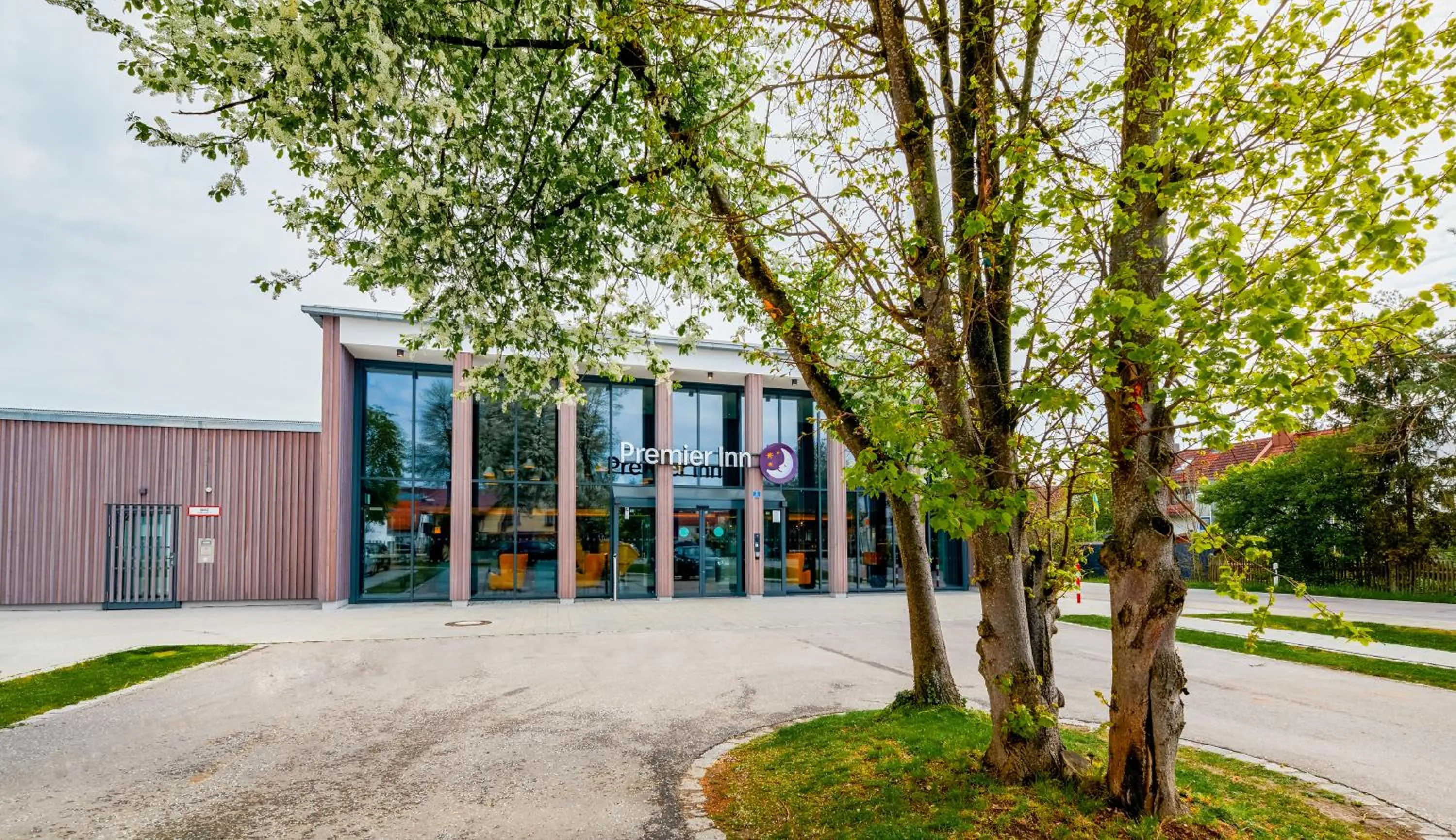 Property building in Premier Inn München Airport Süd
