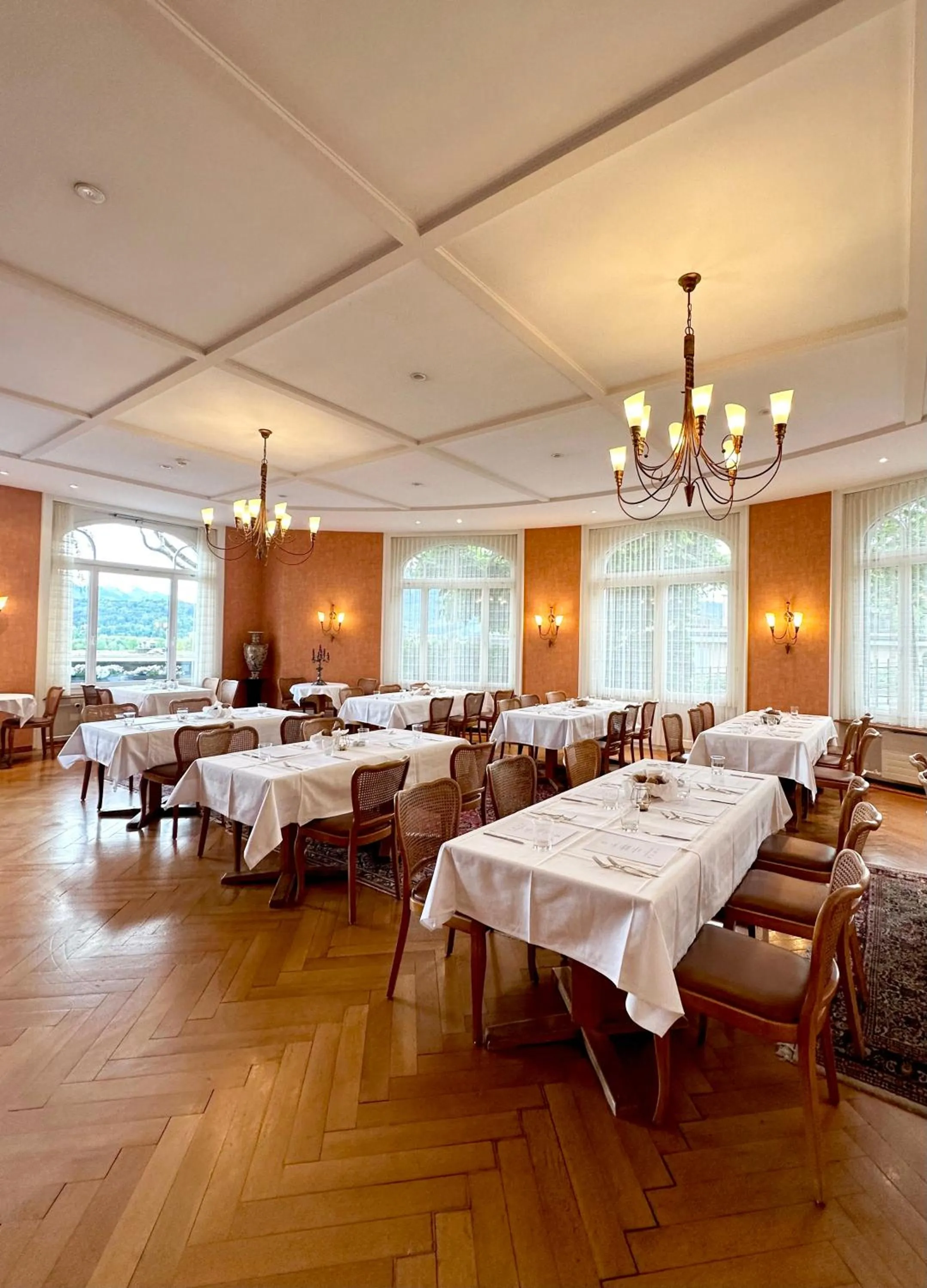 Restaurant/places to eat in Hotel Royal Luzern
