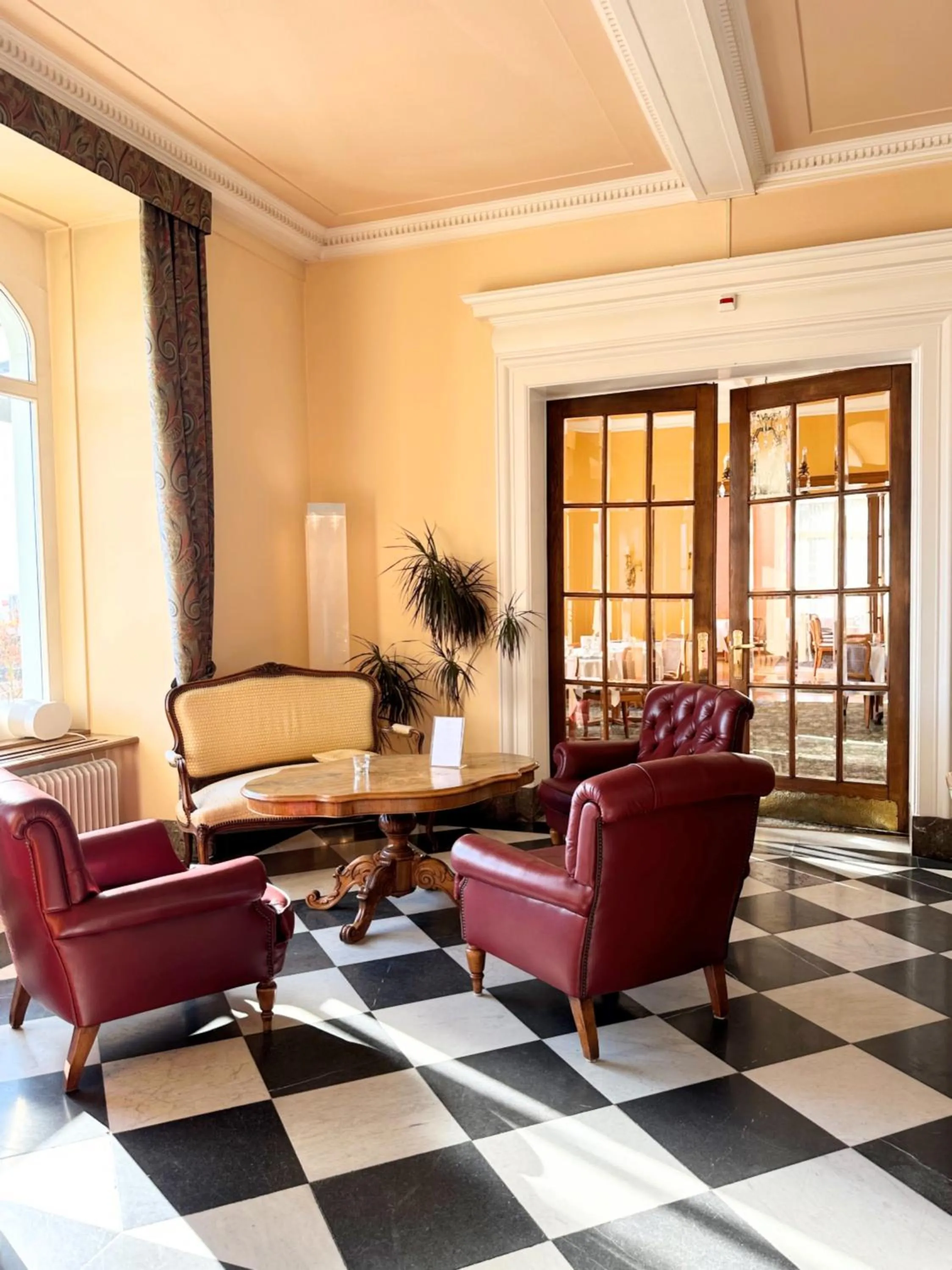 Seating area in Hotel Royal Luzern