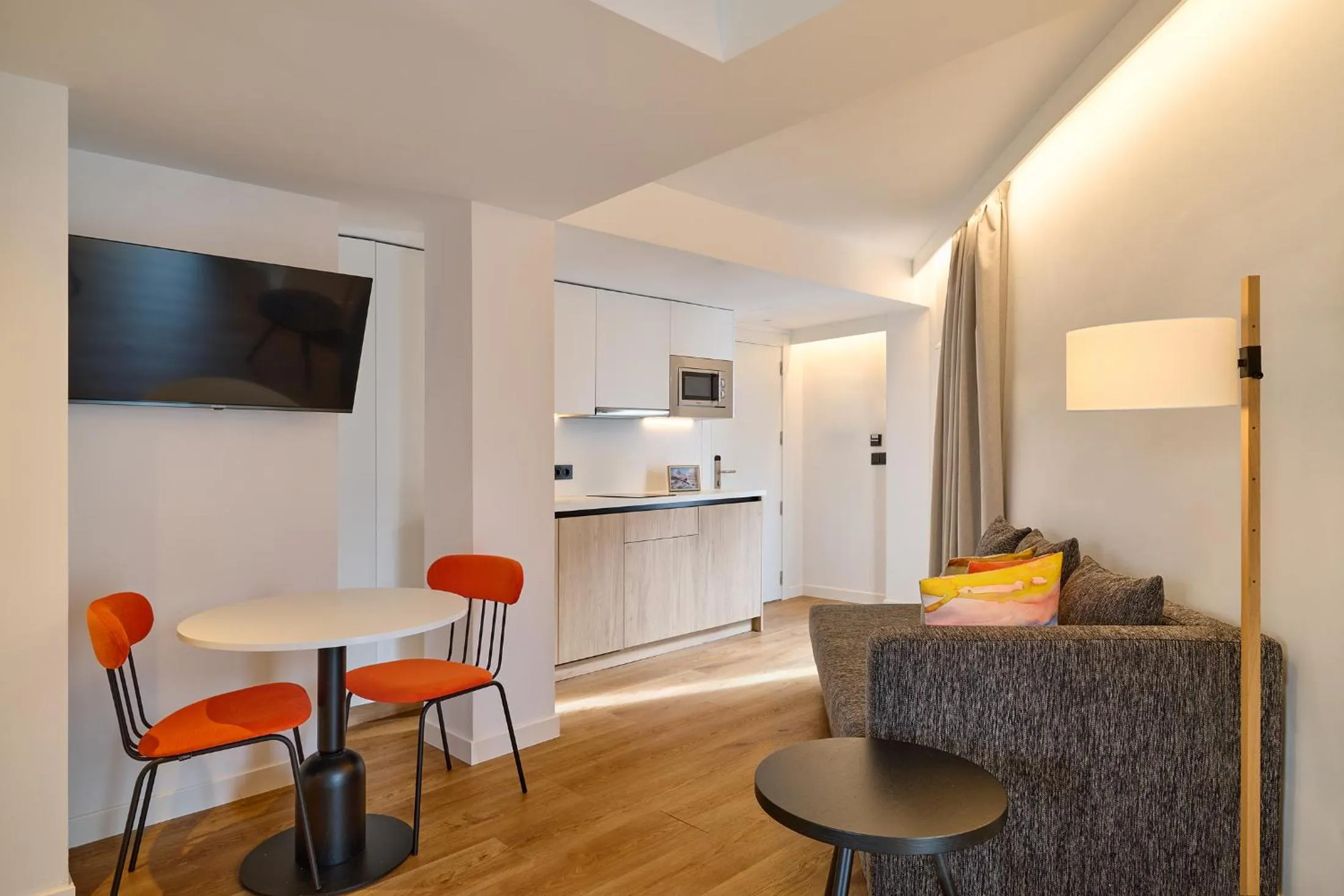 Kitchen or kitchenette in Apartamentos Luna Suites Granada