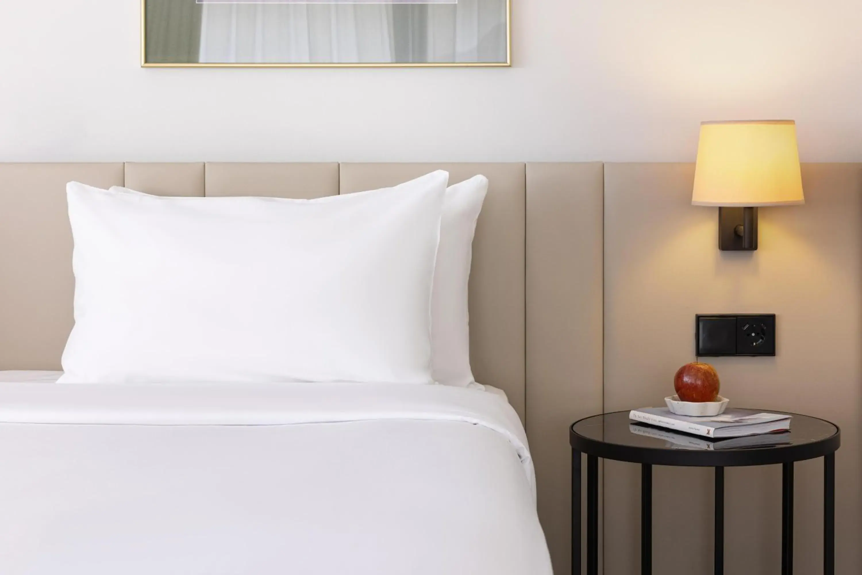 Standard Double or Twin Room with Extra Bed in NH Atlanta Rotterdam Hotel Standard Double or Twin Room with Extra Bed in NH Atlanta Rotterdam Hotel