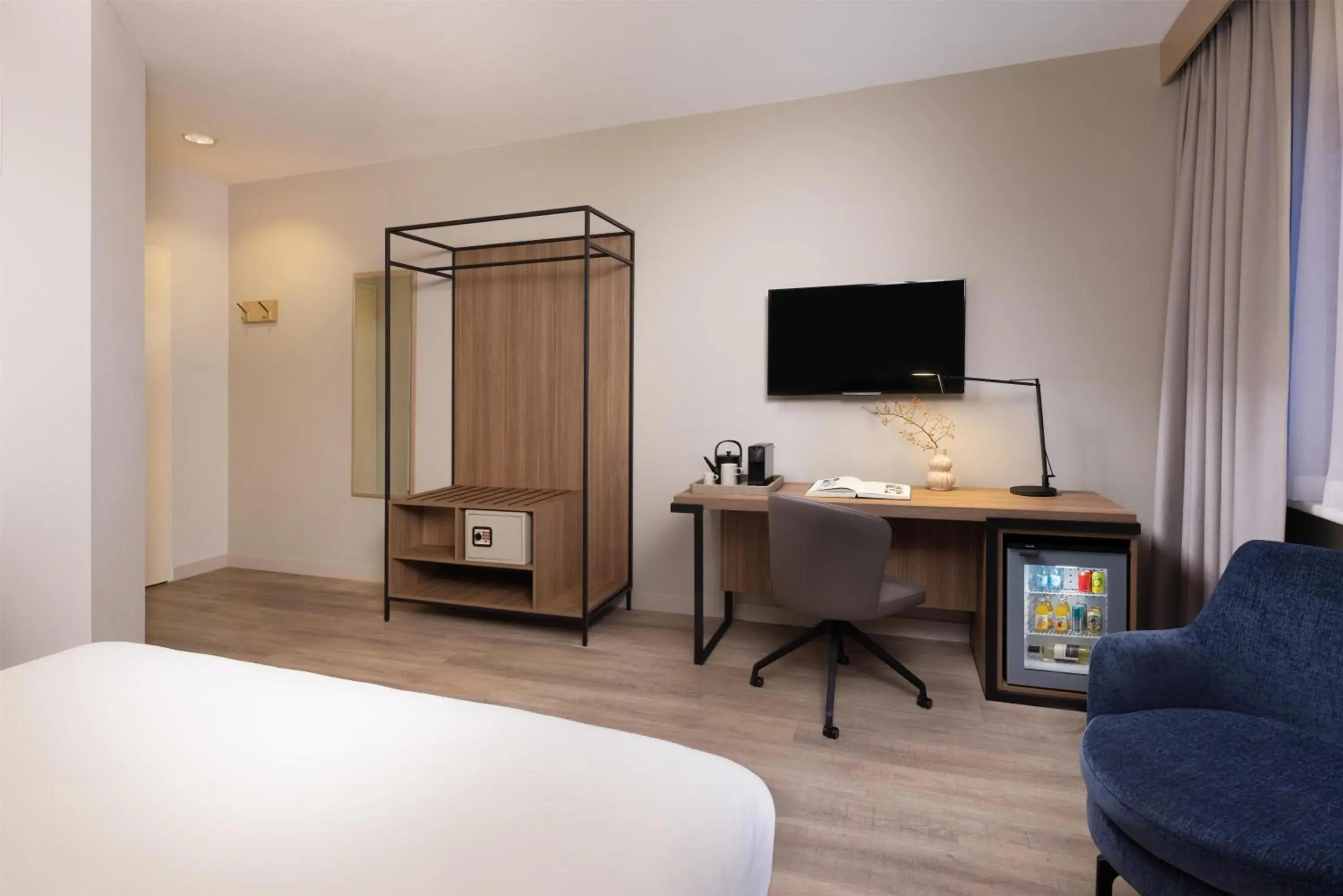 Standard Double or Twin Room with Extra Bed in NH Atlanta Rotterdam Hotel Standard Double or Twin Room with Extra Bed in NH Atlanta Rotterdam Hotel