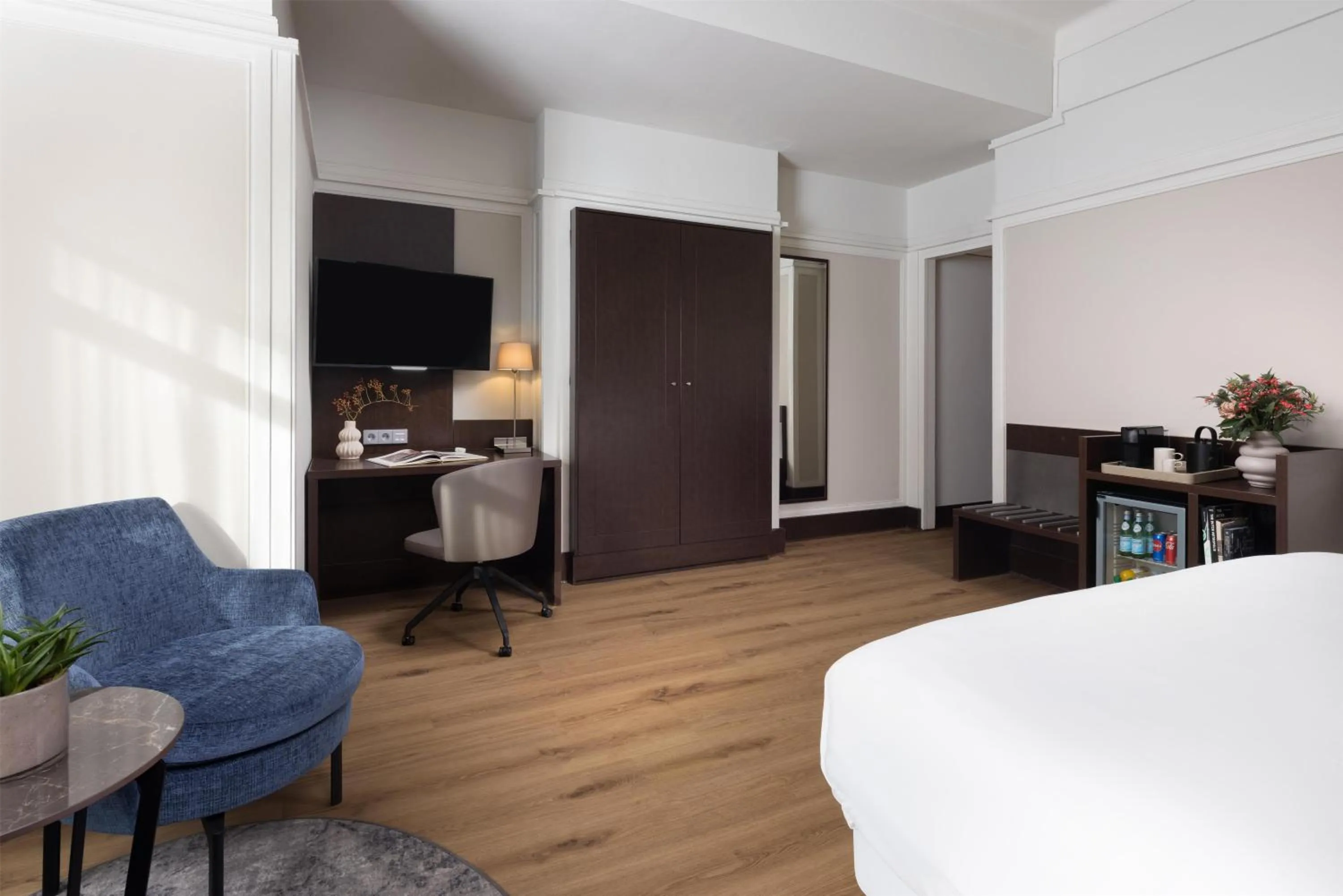 Bedroom, Bed in NH Atlanta Rotterdam Hotel