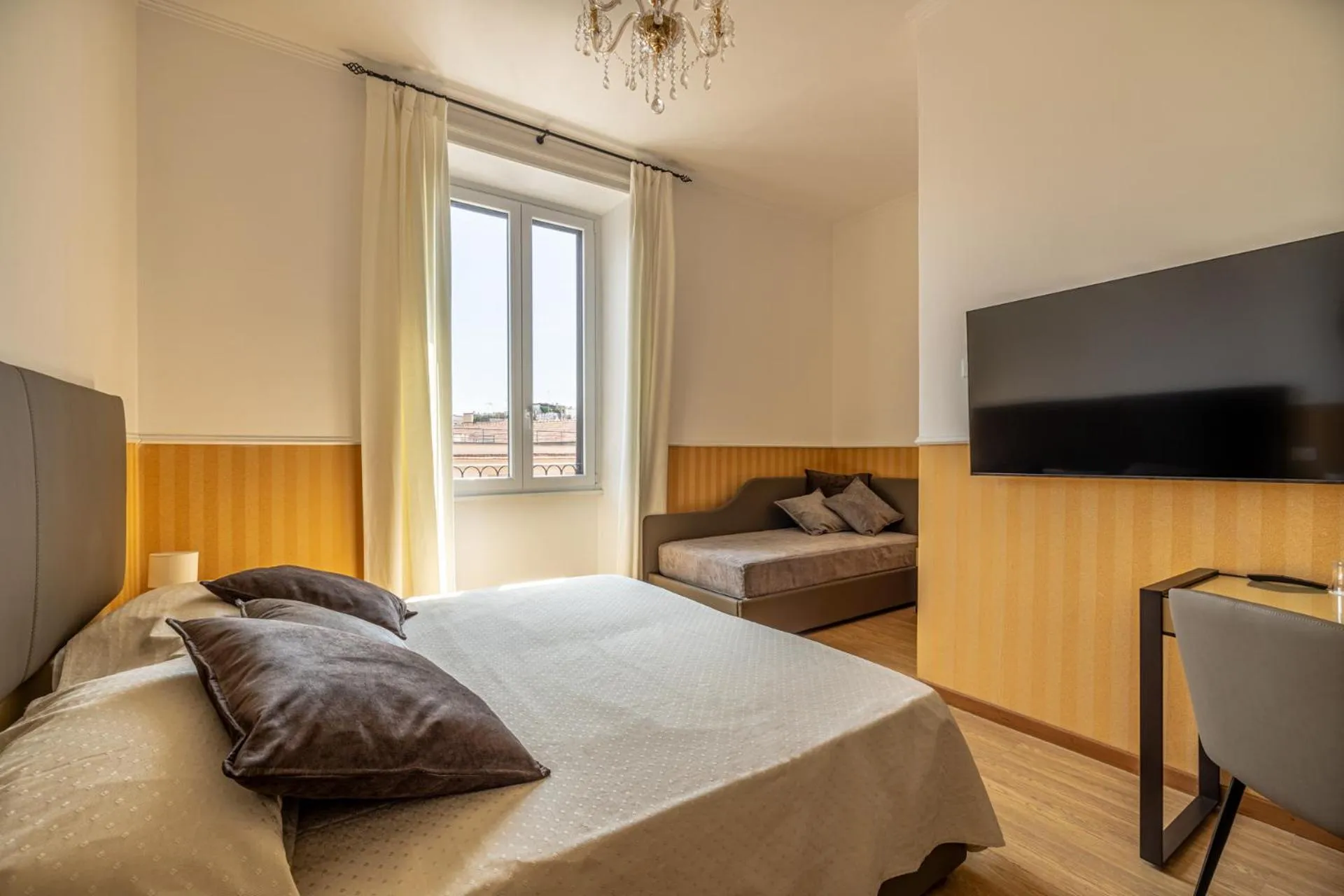 Bedroom, Bed in La Maison Royale