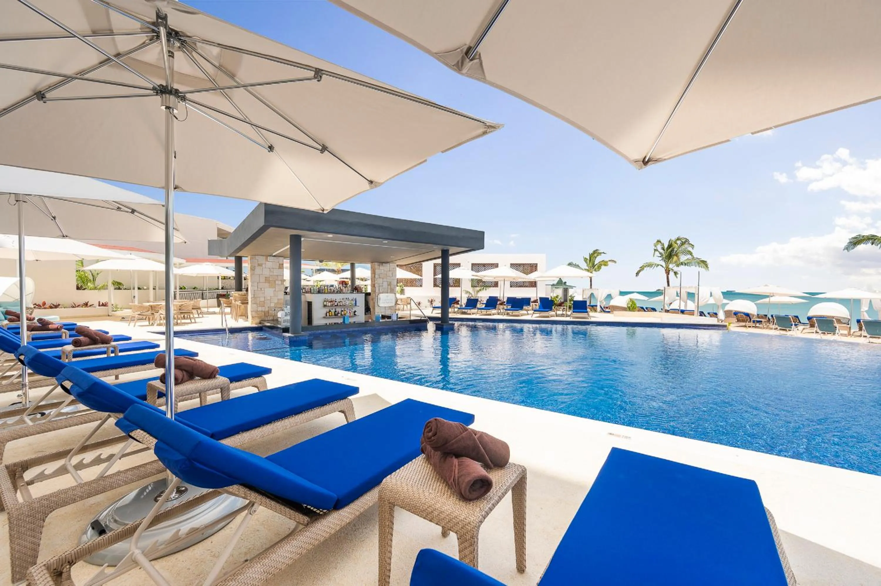 Swimming pool in Royalton CHIC Antigua, An Autograph Collection All-Inclusive Resort - Adults Only