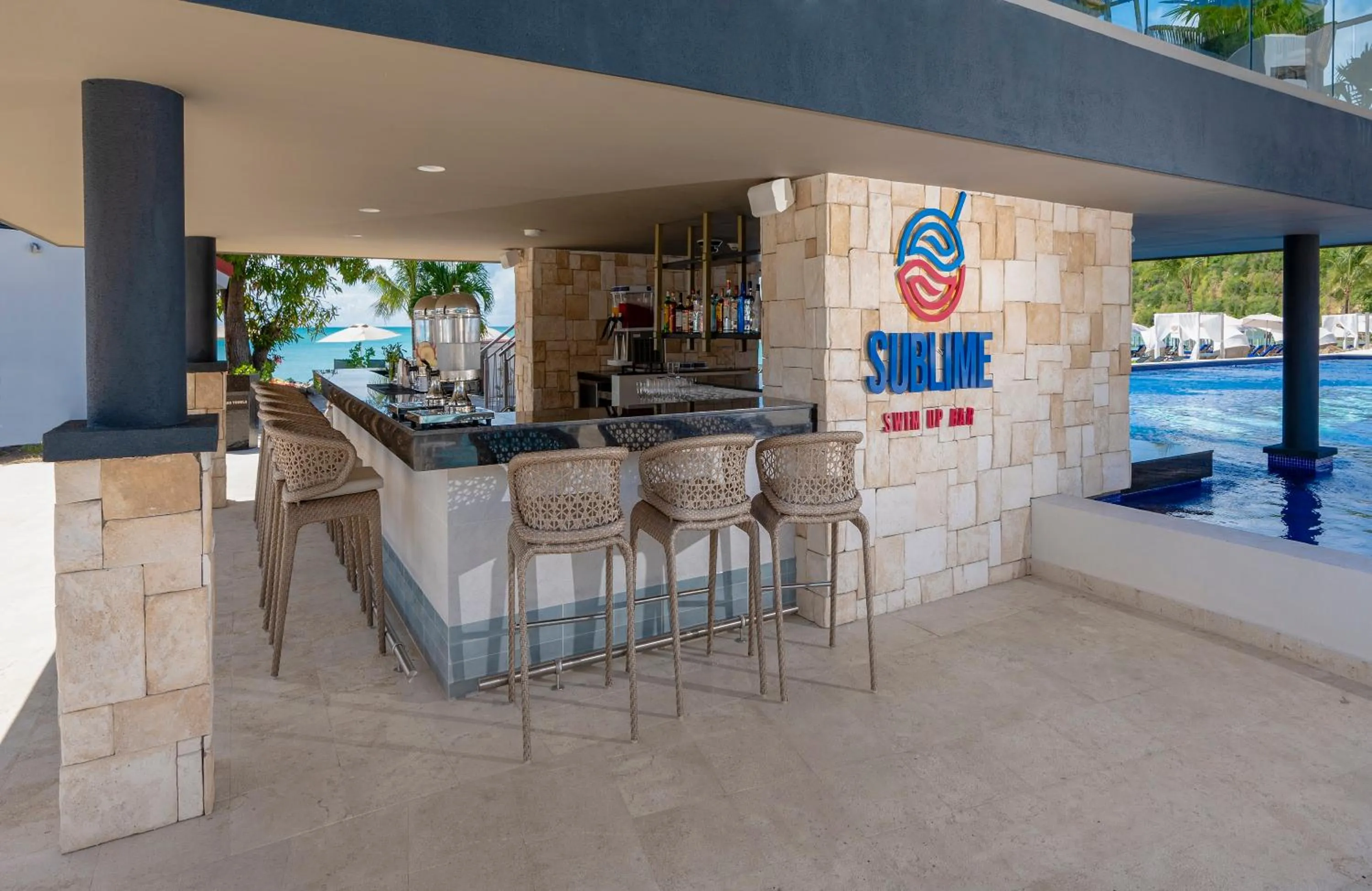 Lounge or bar in Royalton CHIC Antigua, An Autograph Collection All-Inclusive Resort - Adults Only