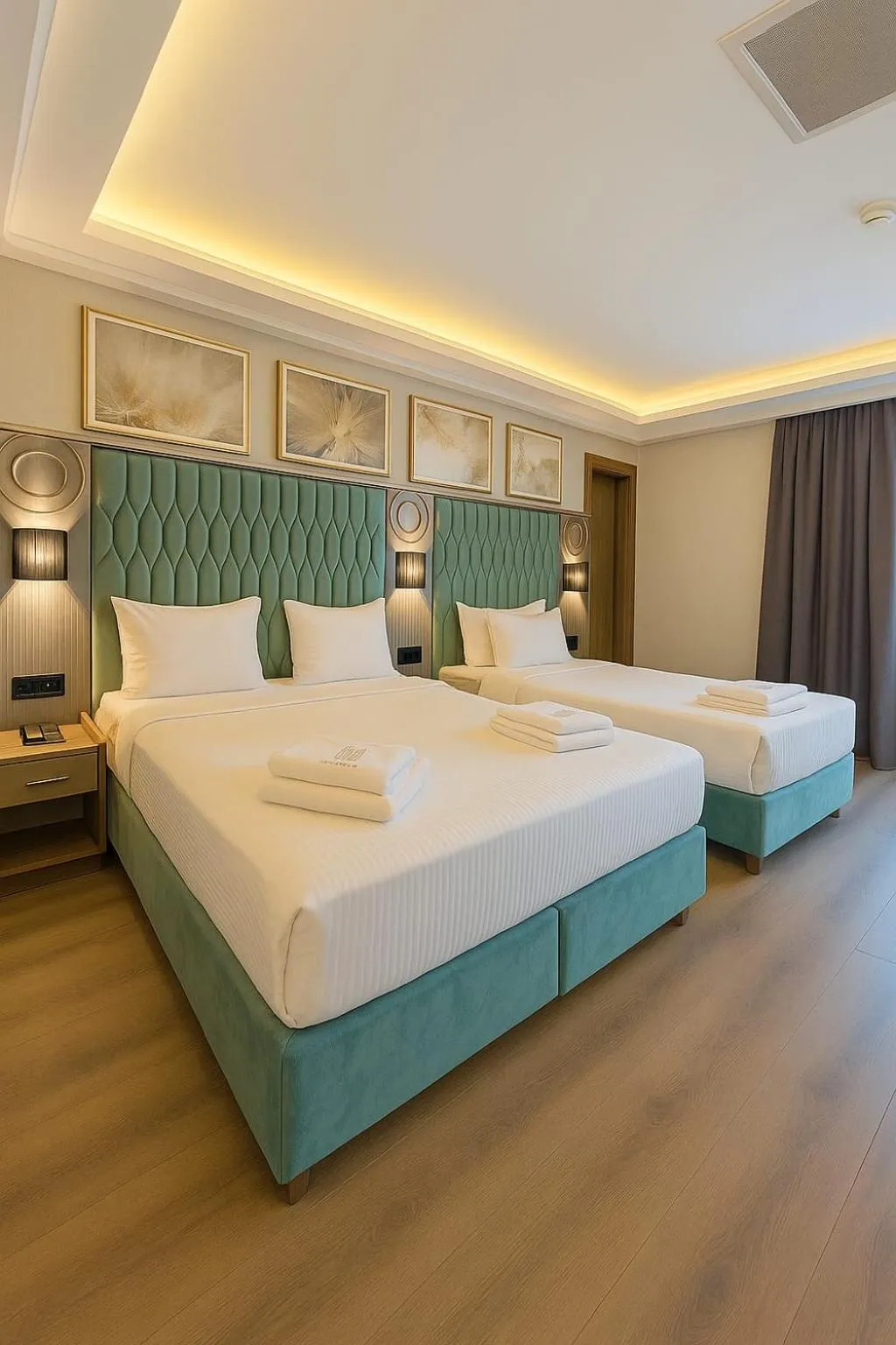 Bed in Shelton Airport Hotel