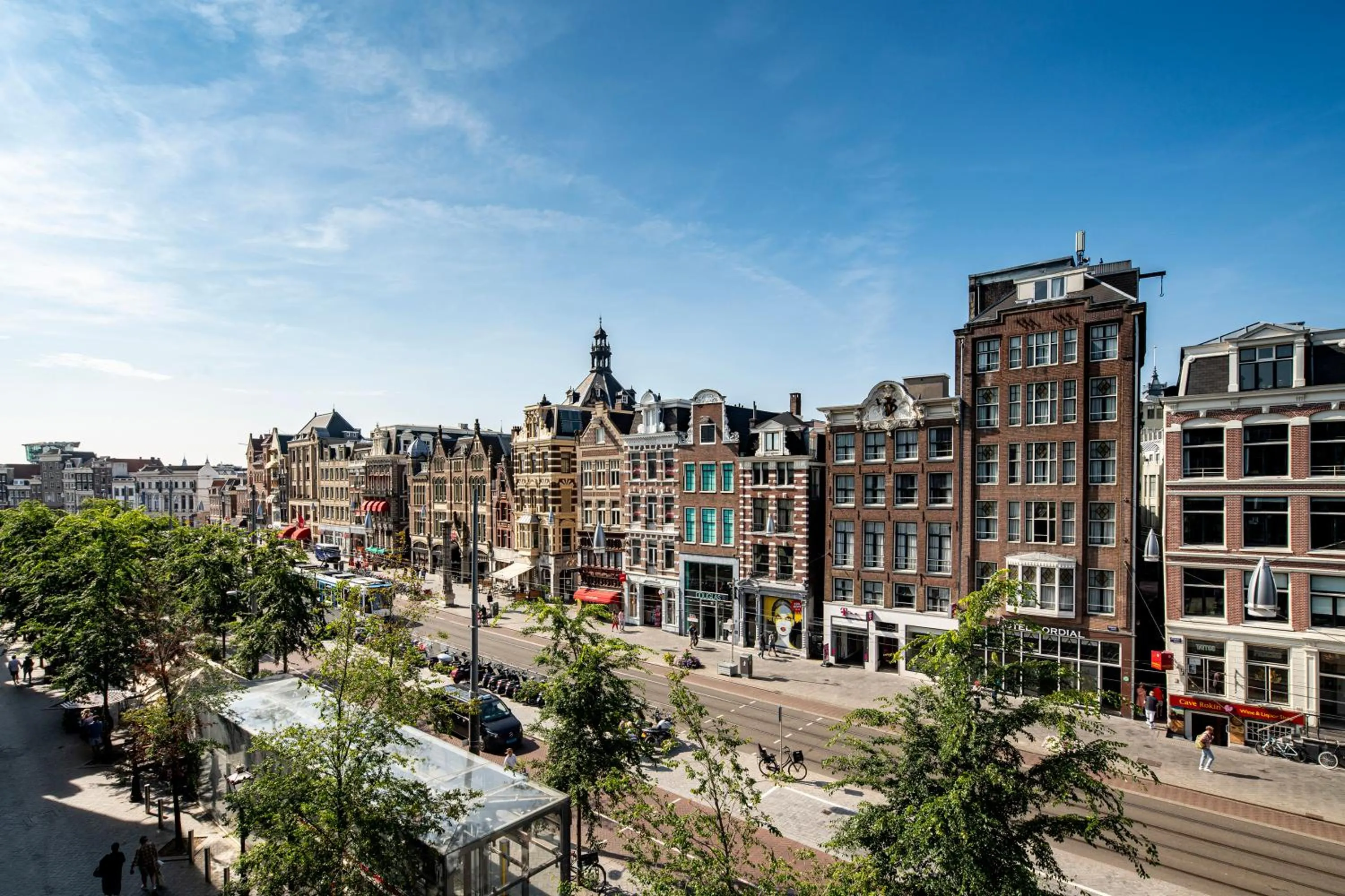 Property building in Mister Highland Hotel