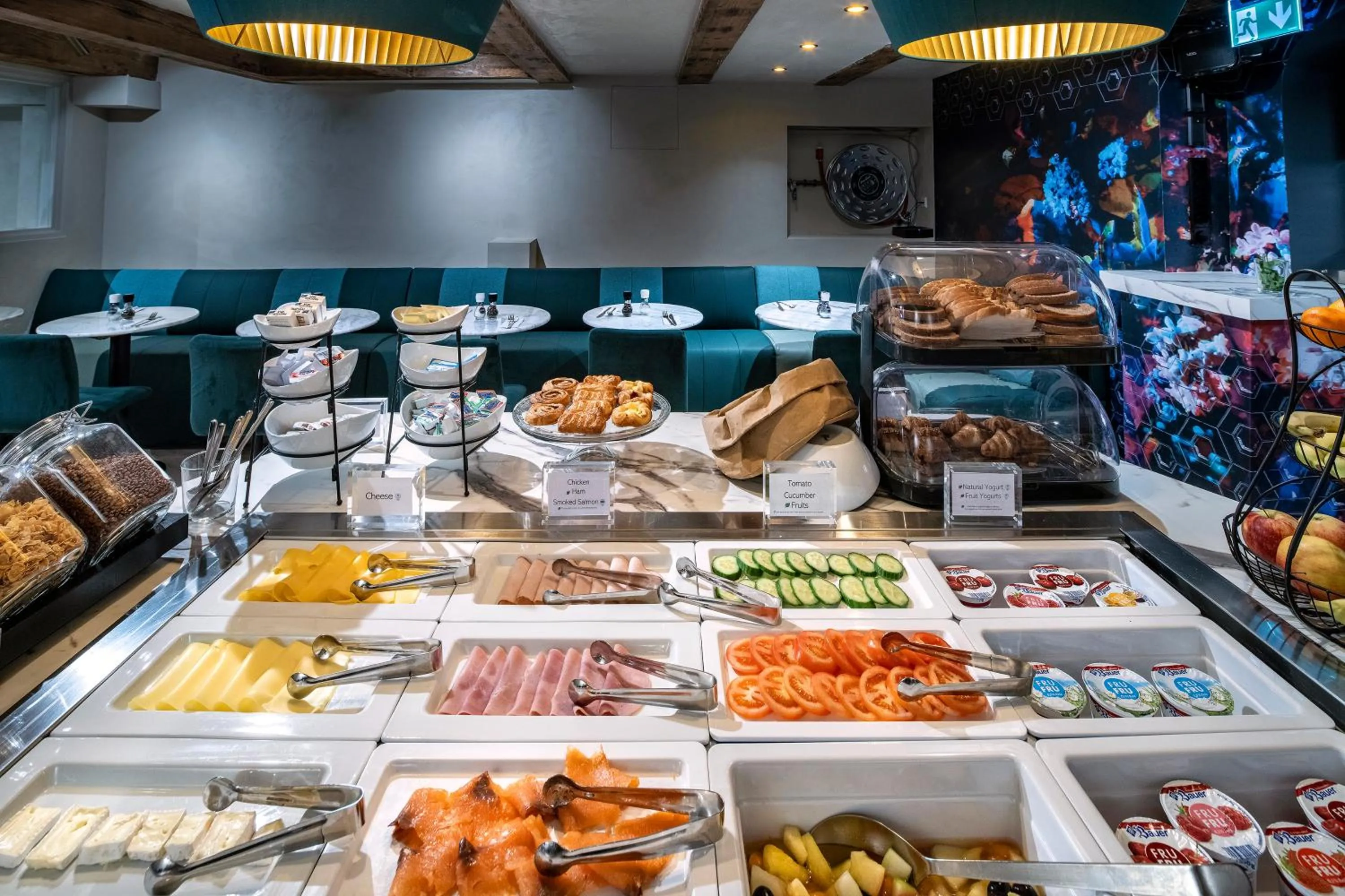 Buffet breakfast in Mister Highland Hotel