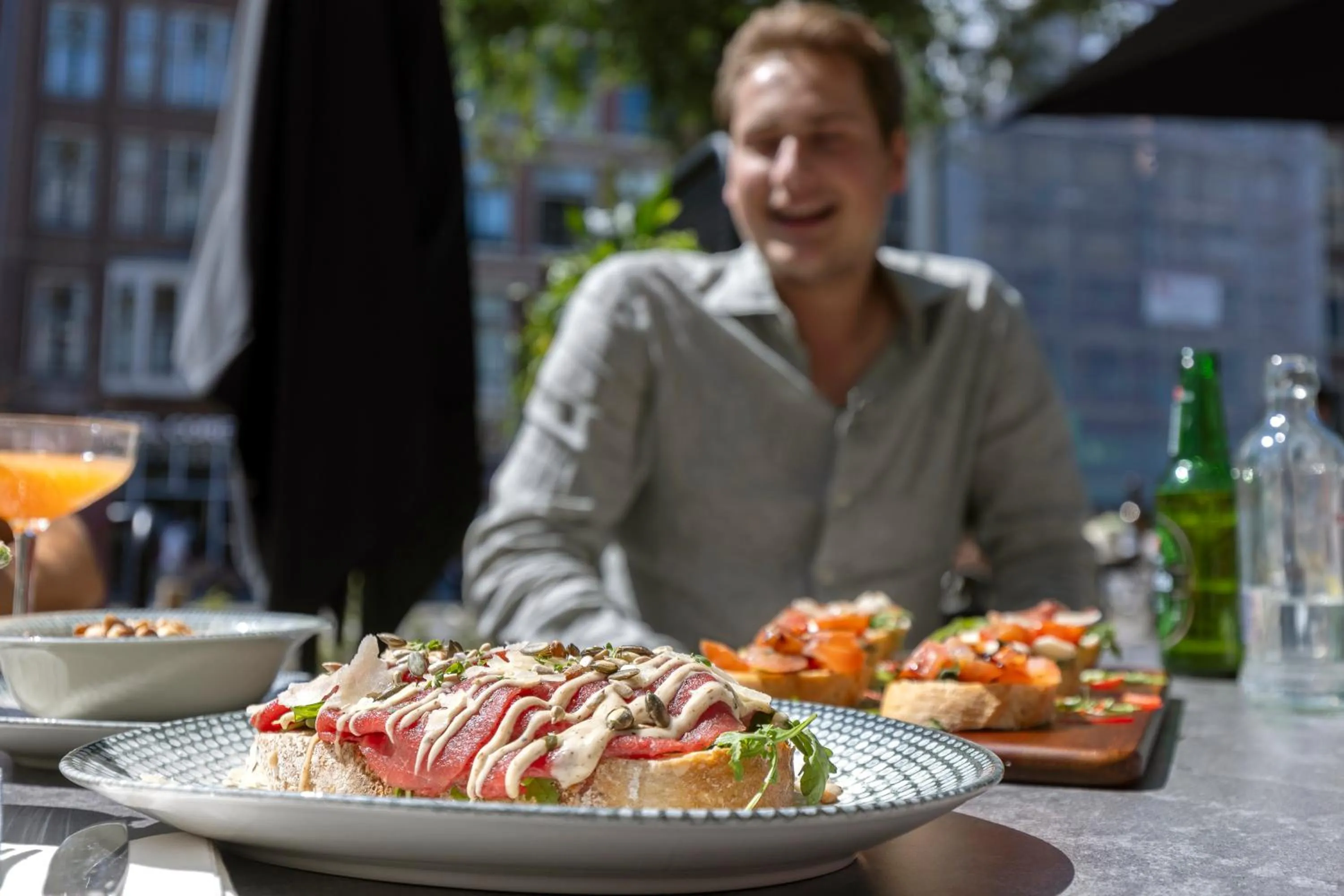 Food and drinks in Mister Highland Hotel