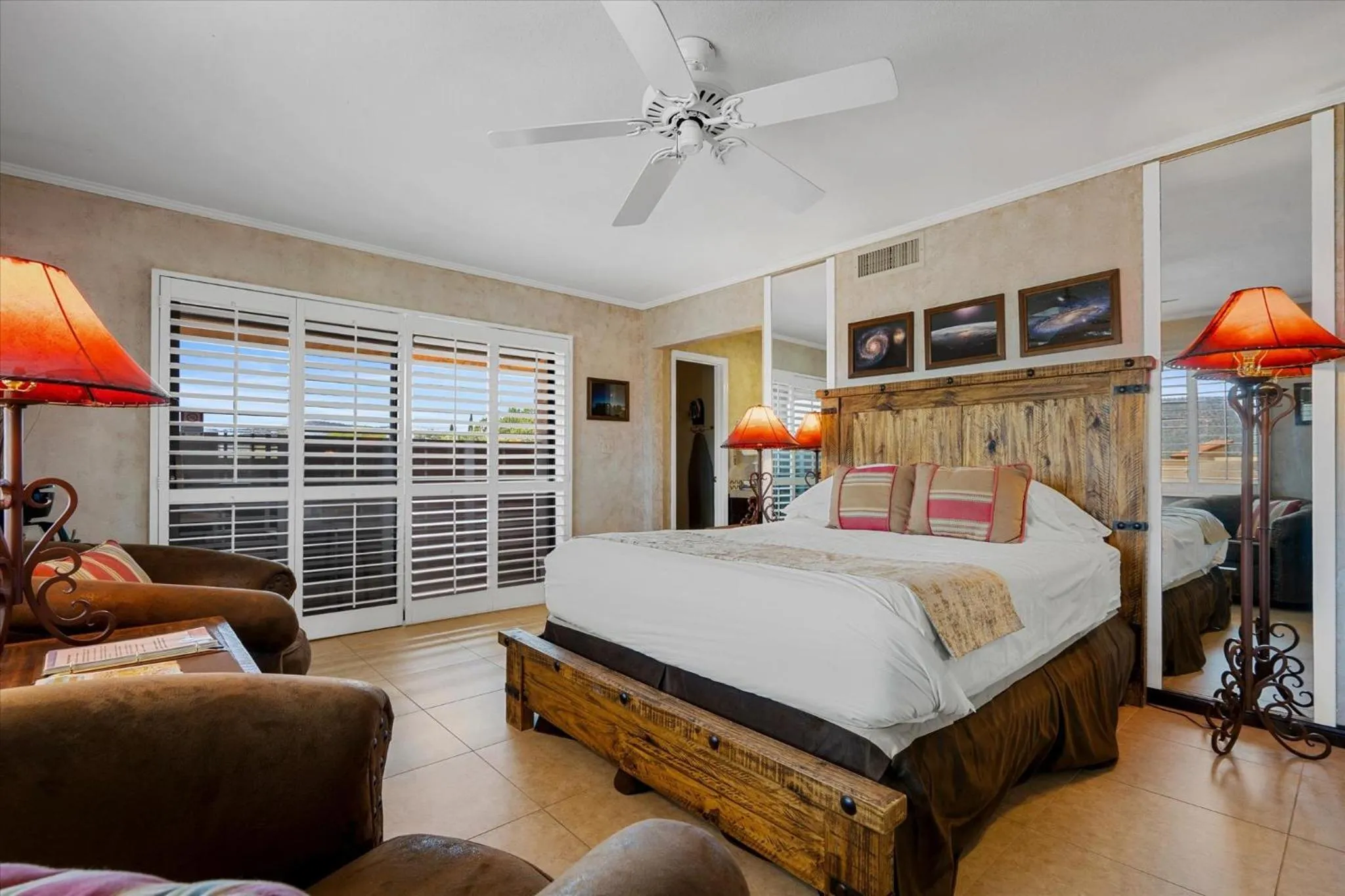 Bedroom, Bed in Adobe Village Inn Estate estate