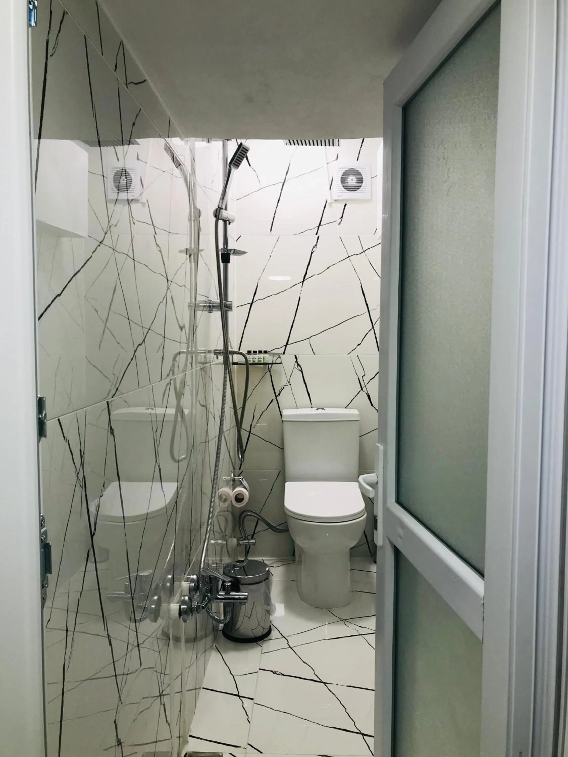 Shower in Halil Bey Konağı