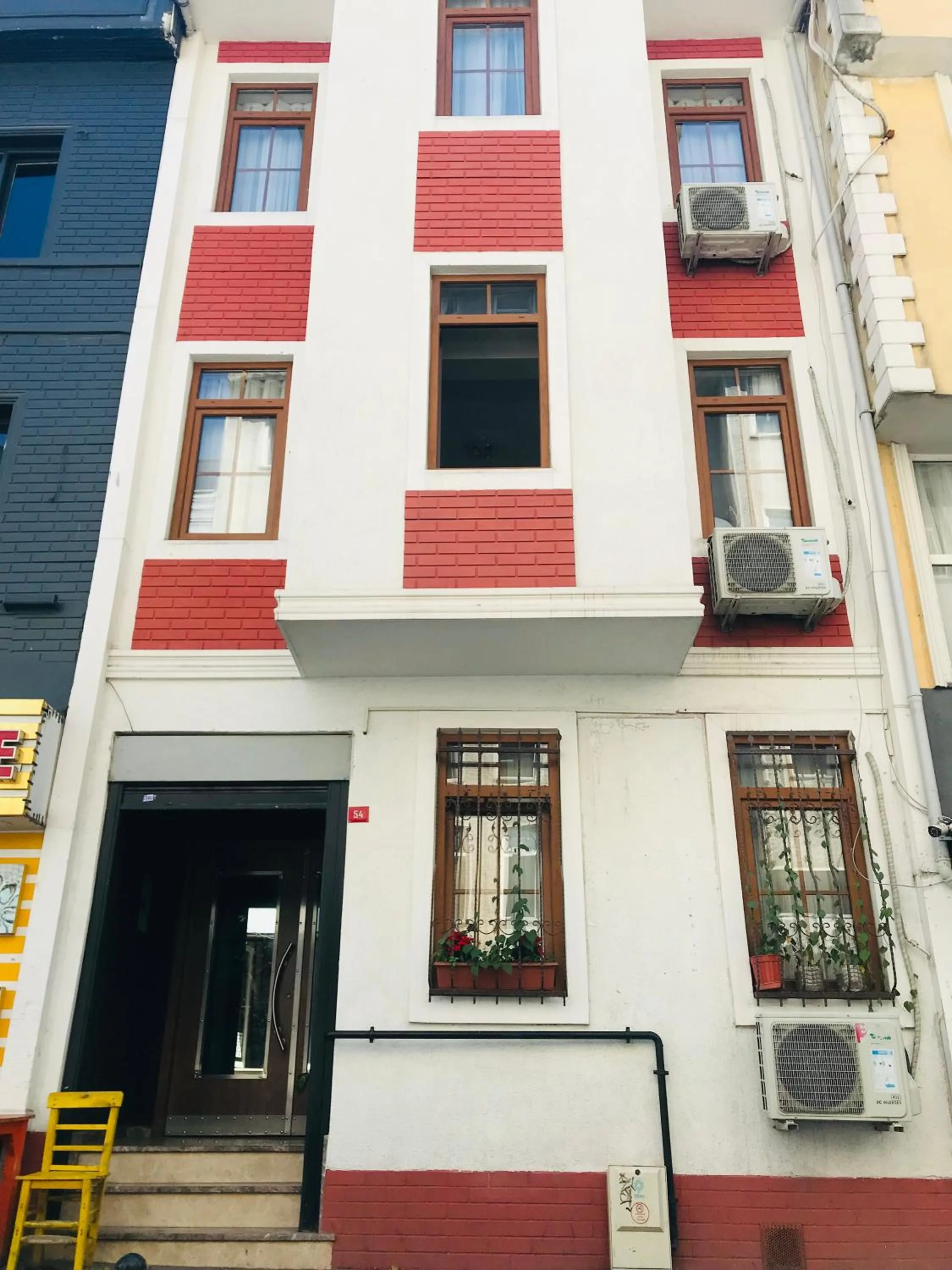 Property building in Halil Bey Konağı