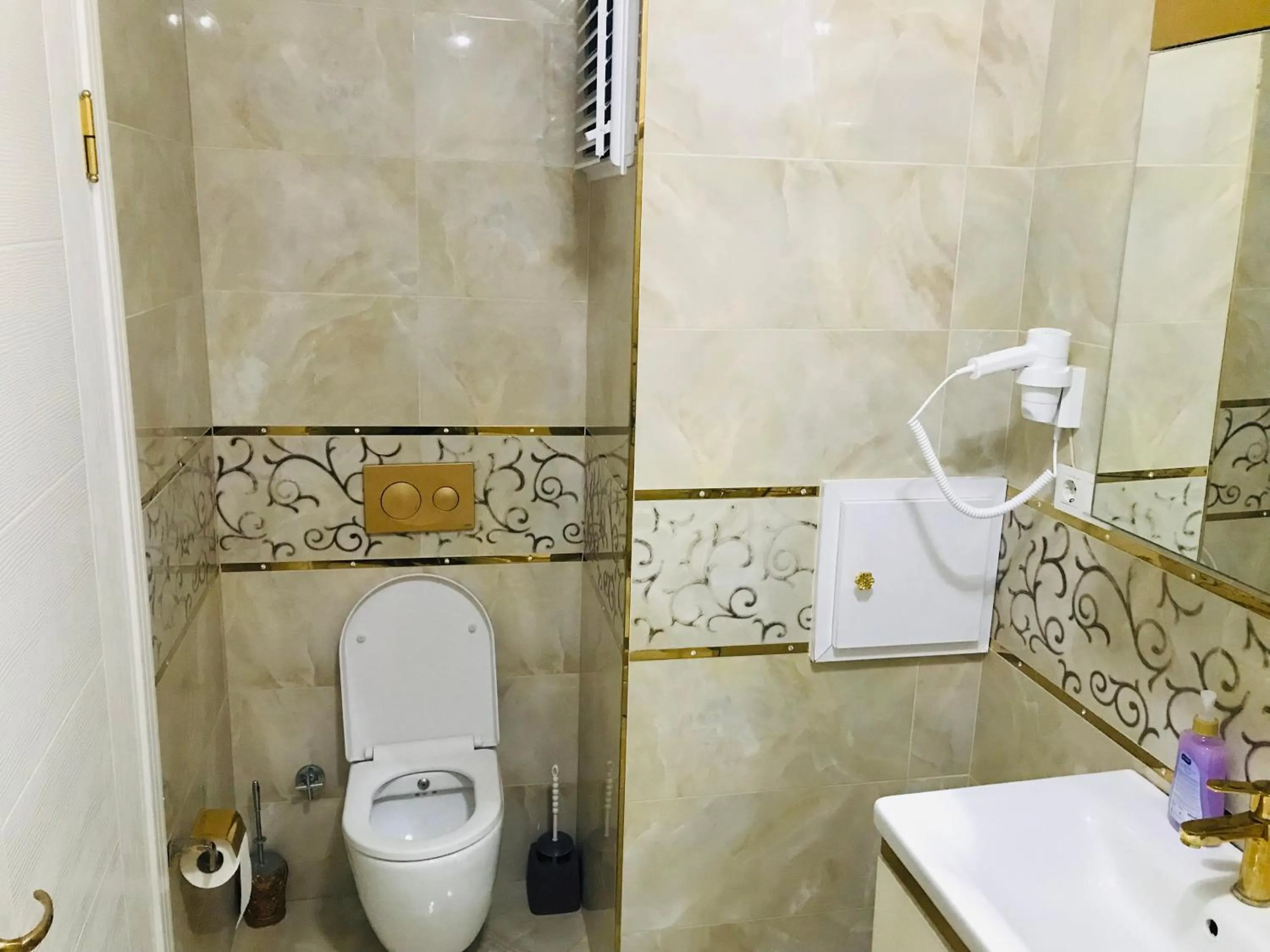 Bathroom in Halil Bey Konağı