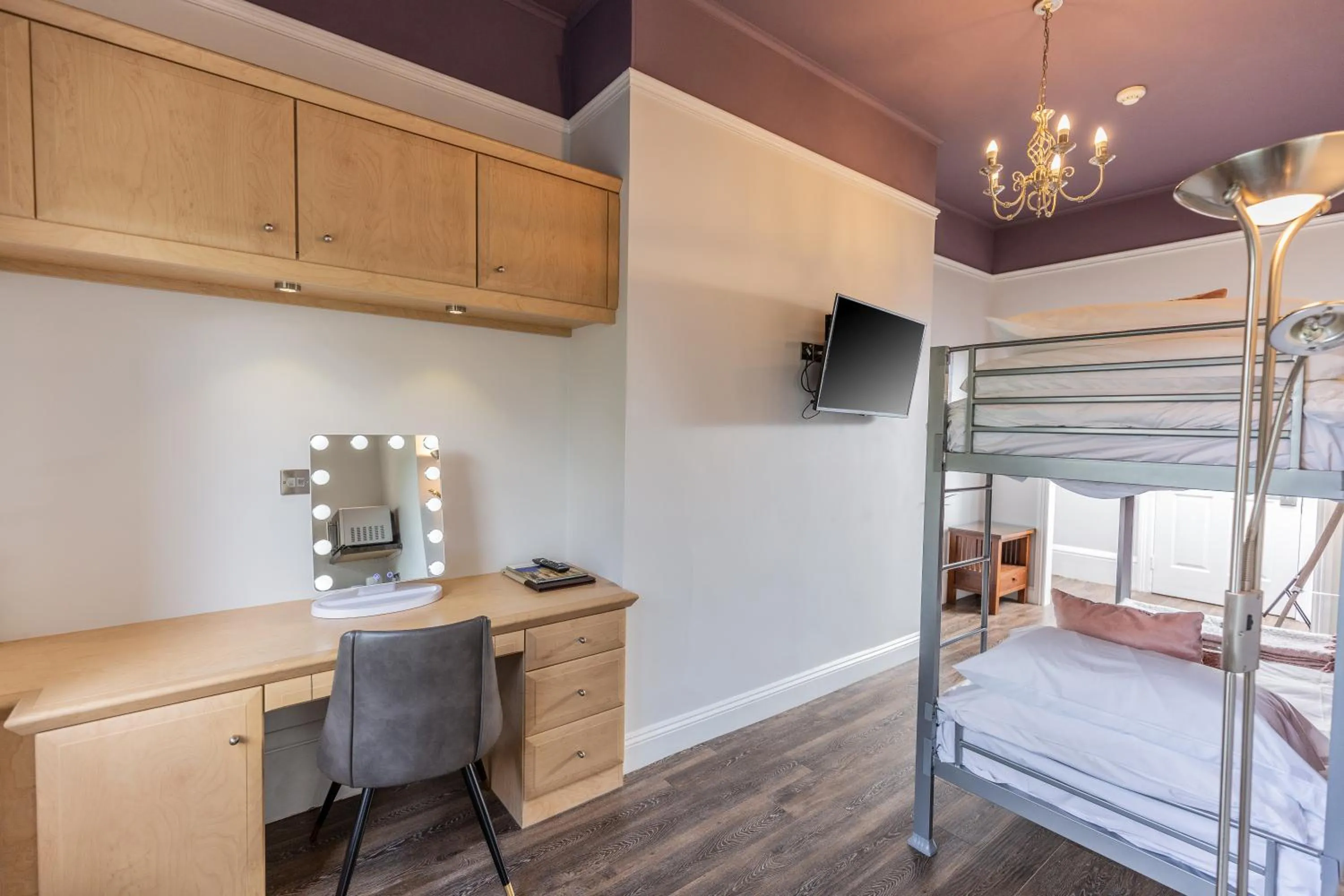 bunk bed, Bed in Beaumont House