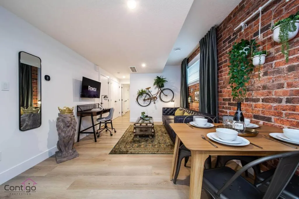 TV and multimedia in Luxe New York Style Bsmt Suite, Near DT & WEM, King Bed, WiFi