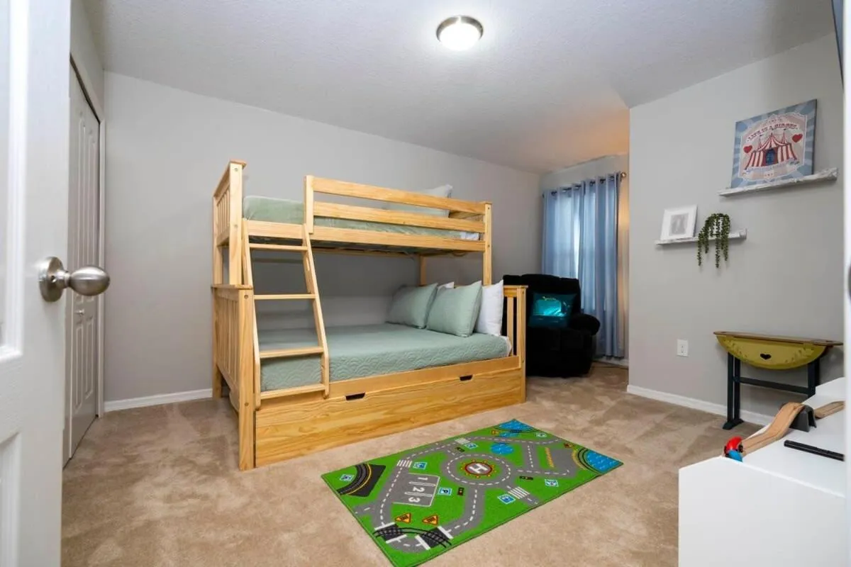 Bed in Stunning 3Bd Close to Disney at Fiesta Key 4764