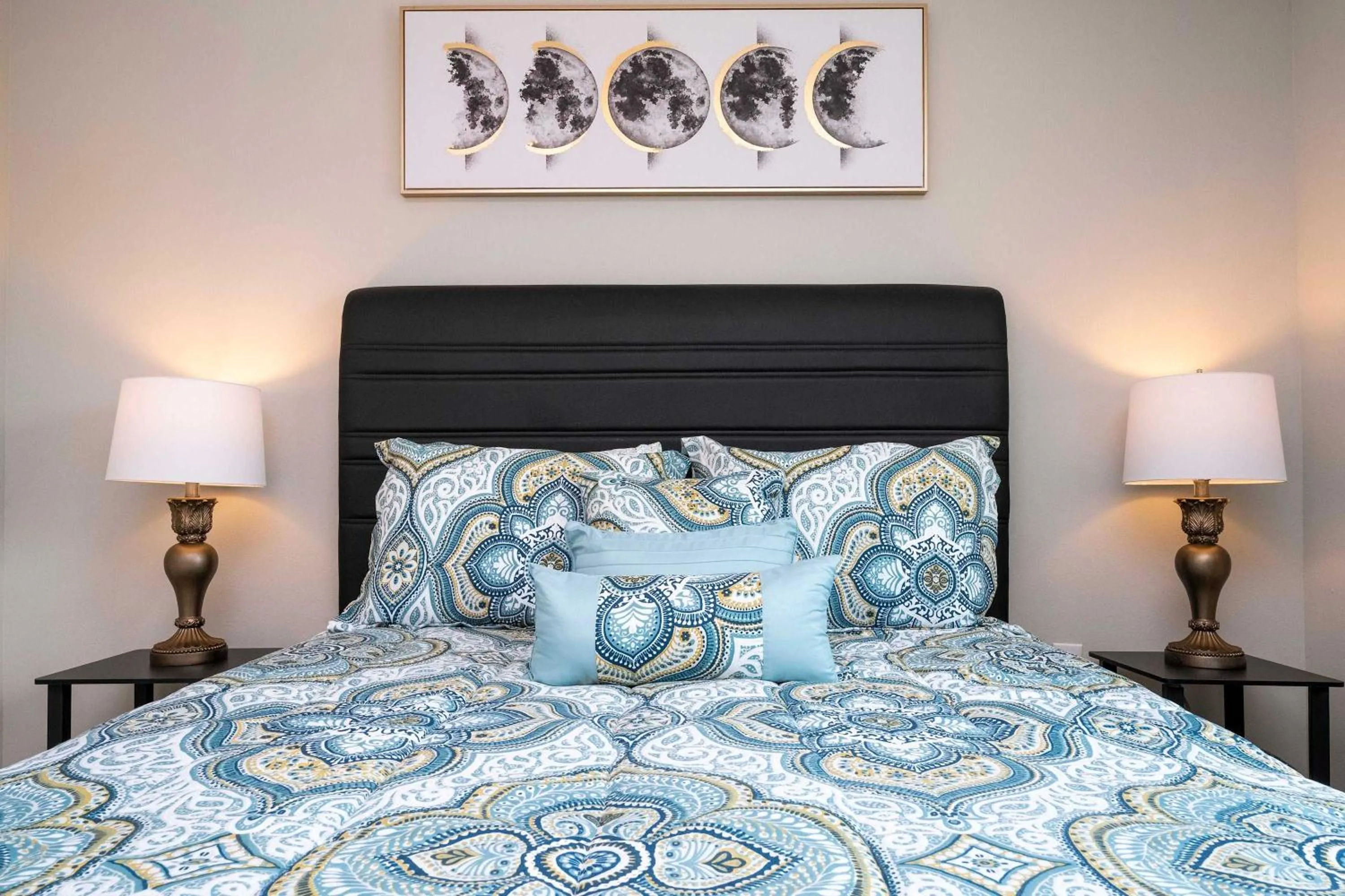 Bed in Stunning 3Bd Close to Disney at Fiesta Key 4764