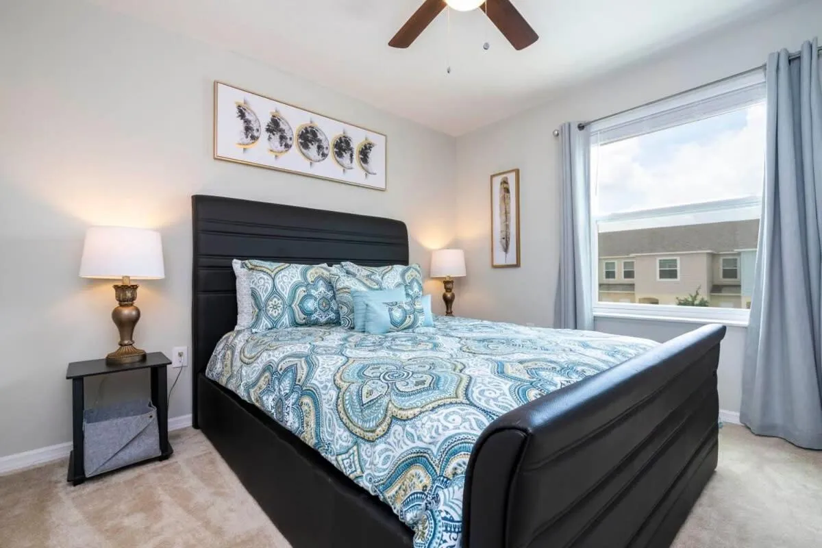 Bed in Stunning 3Bd Close to Disney at Fiesta Key 4764