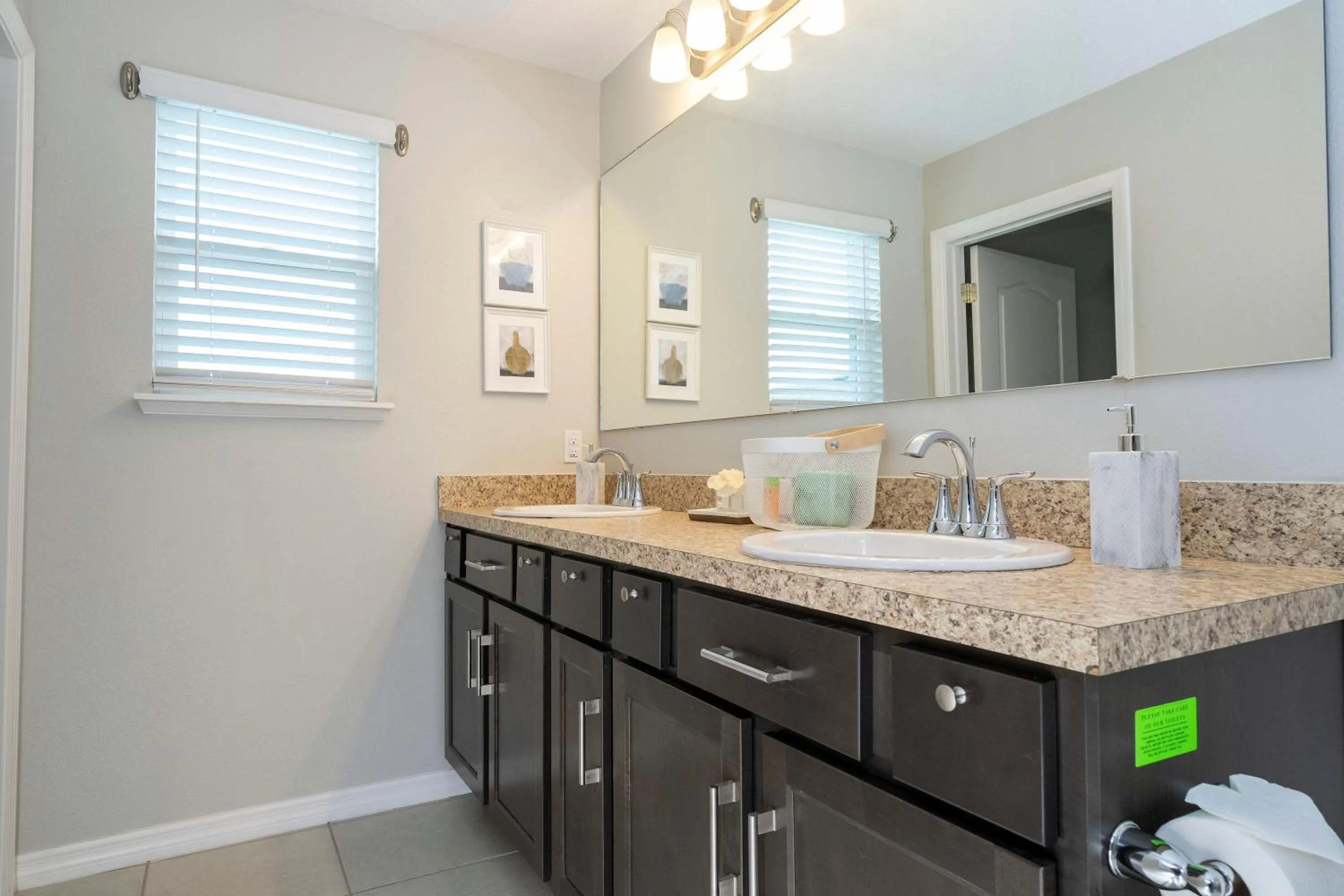 Stunning 3Bd Close to Disney at Fiesta Key 4764