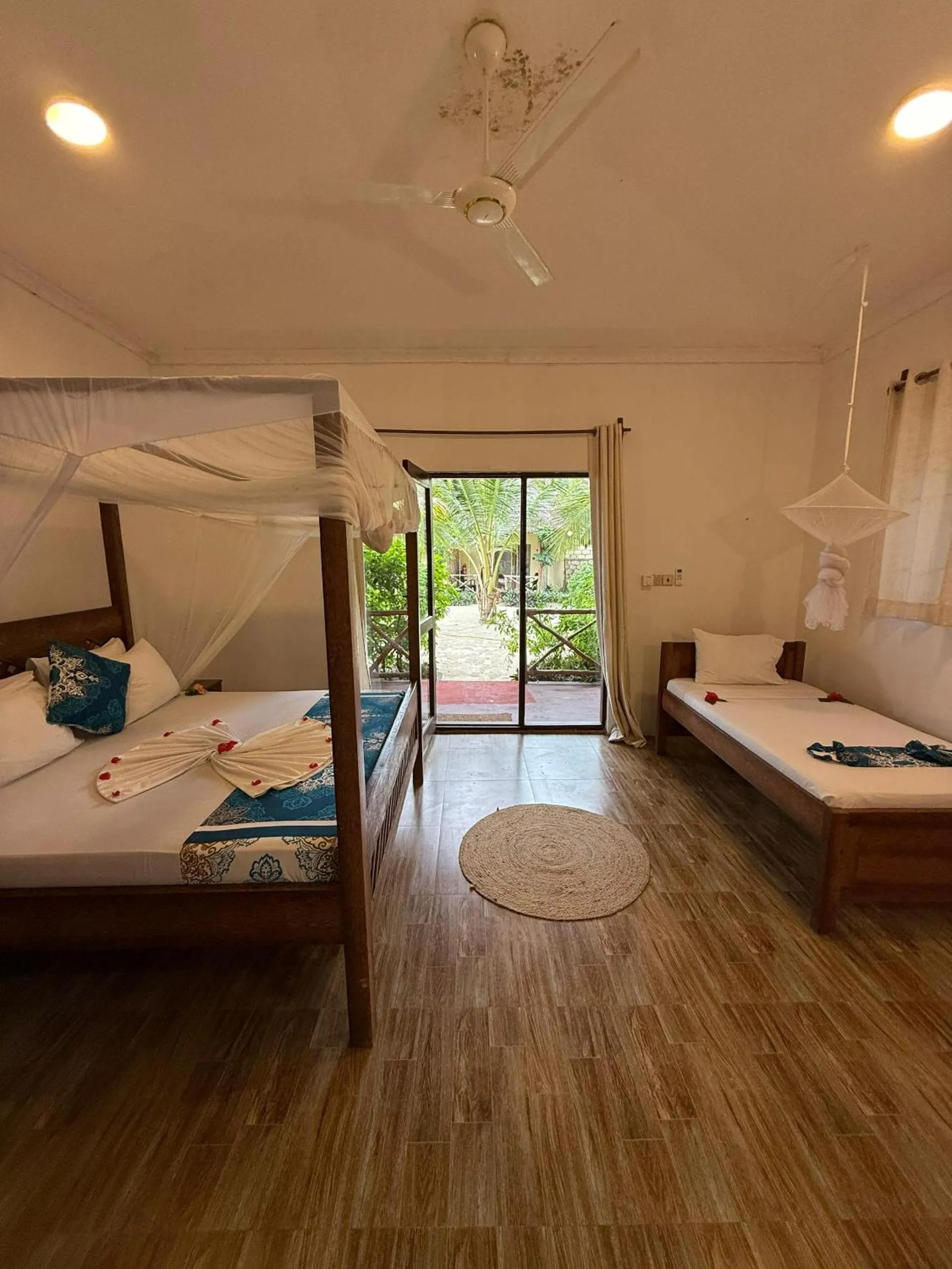 Bed in Moayana Liora