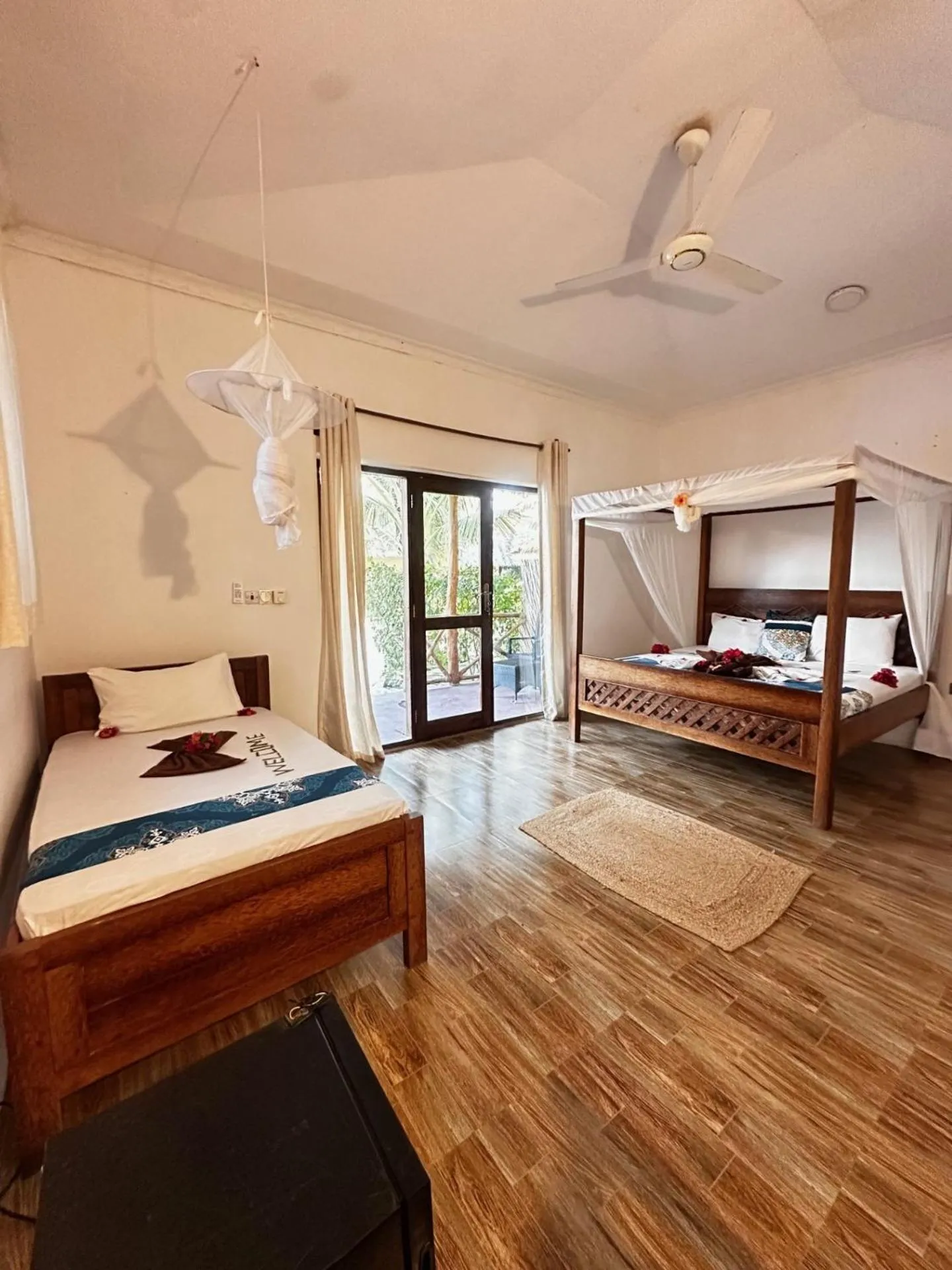 Bed in Moayana Liora