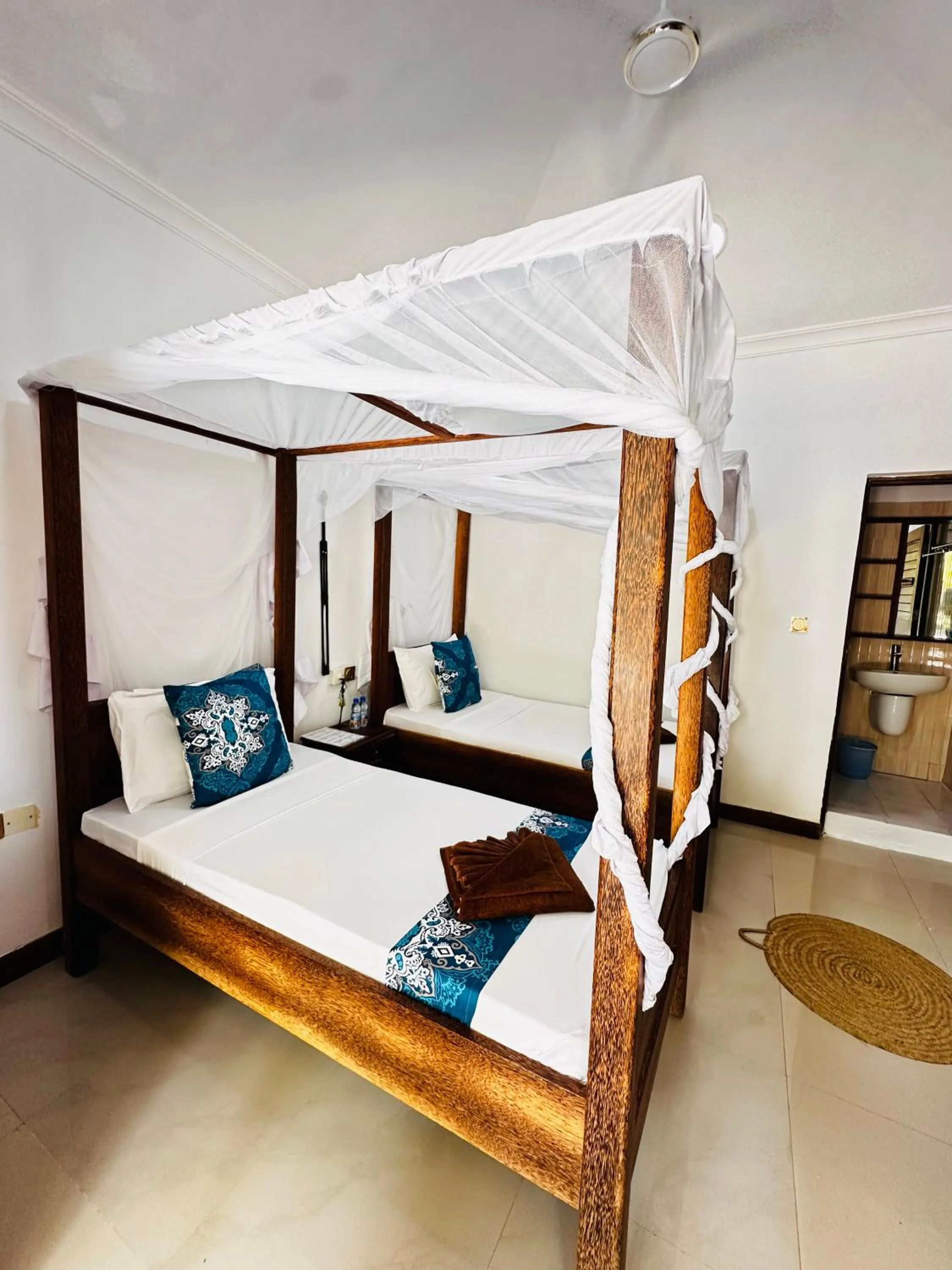 Bed in Moayana Liora