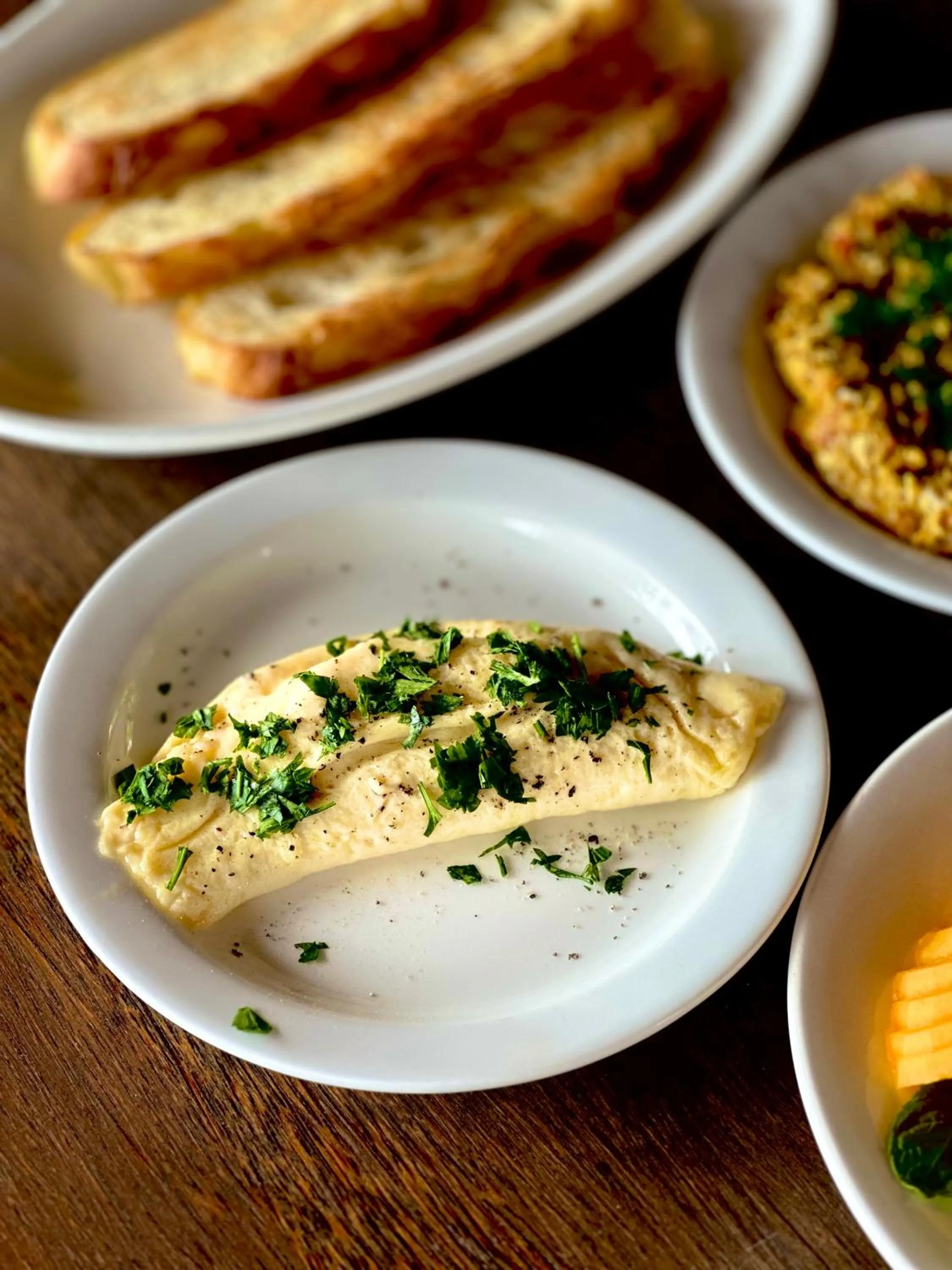 Restaurant/places to eat in Moayana Liora