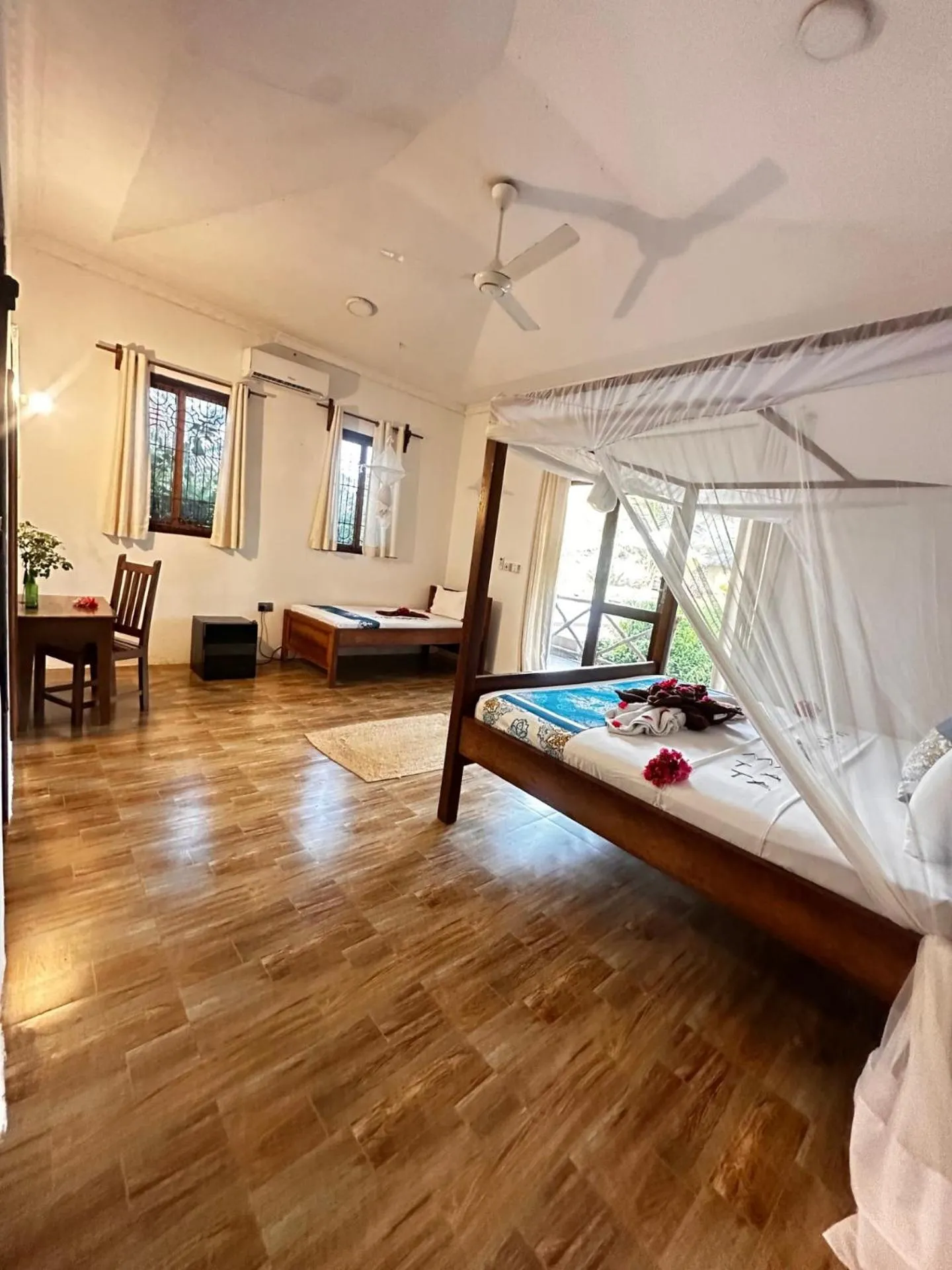 Bed in Moayana Liora