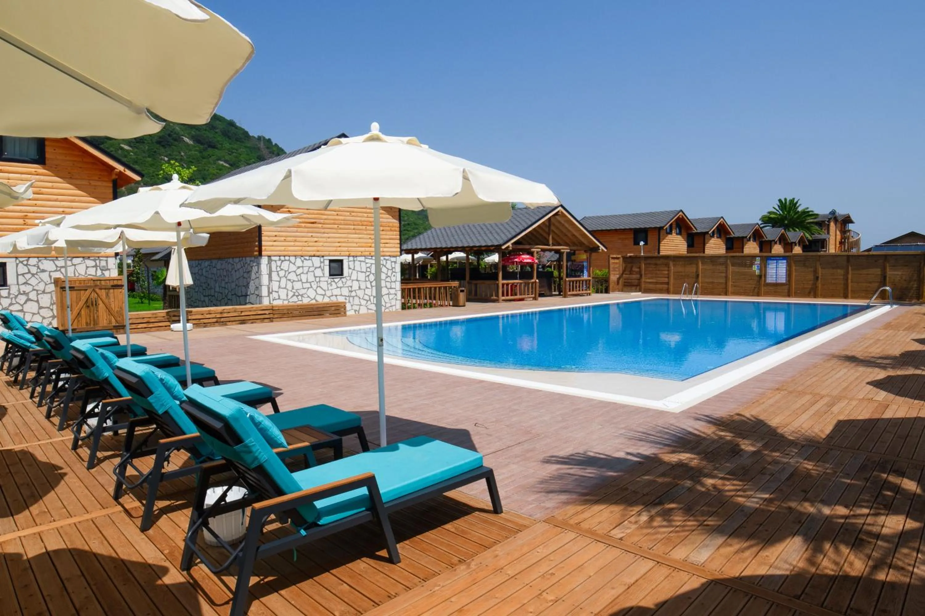 Day in MUKHA ORMANLI