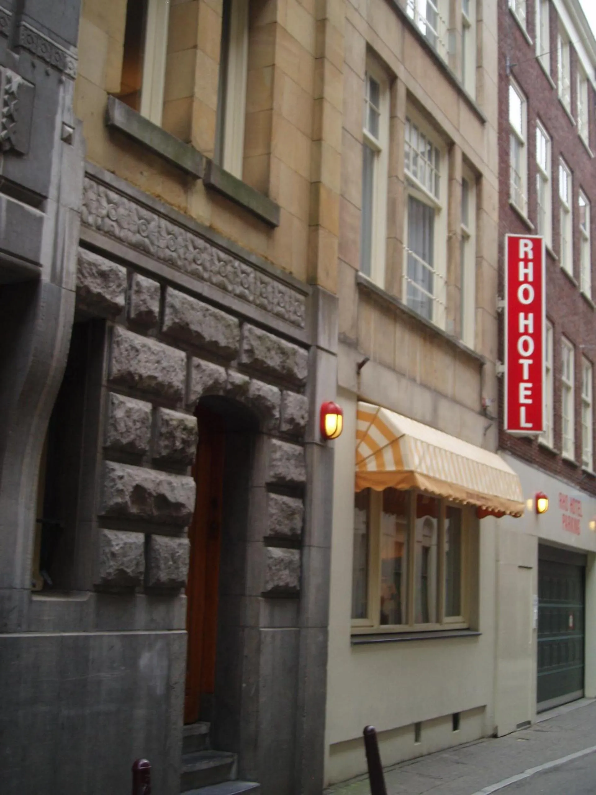 Facade/entrance in Rho Hotel