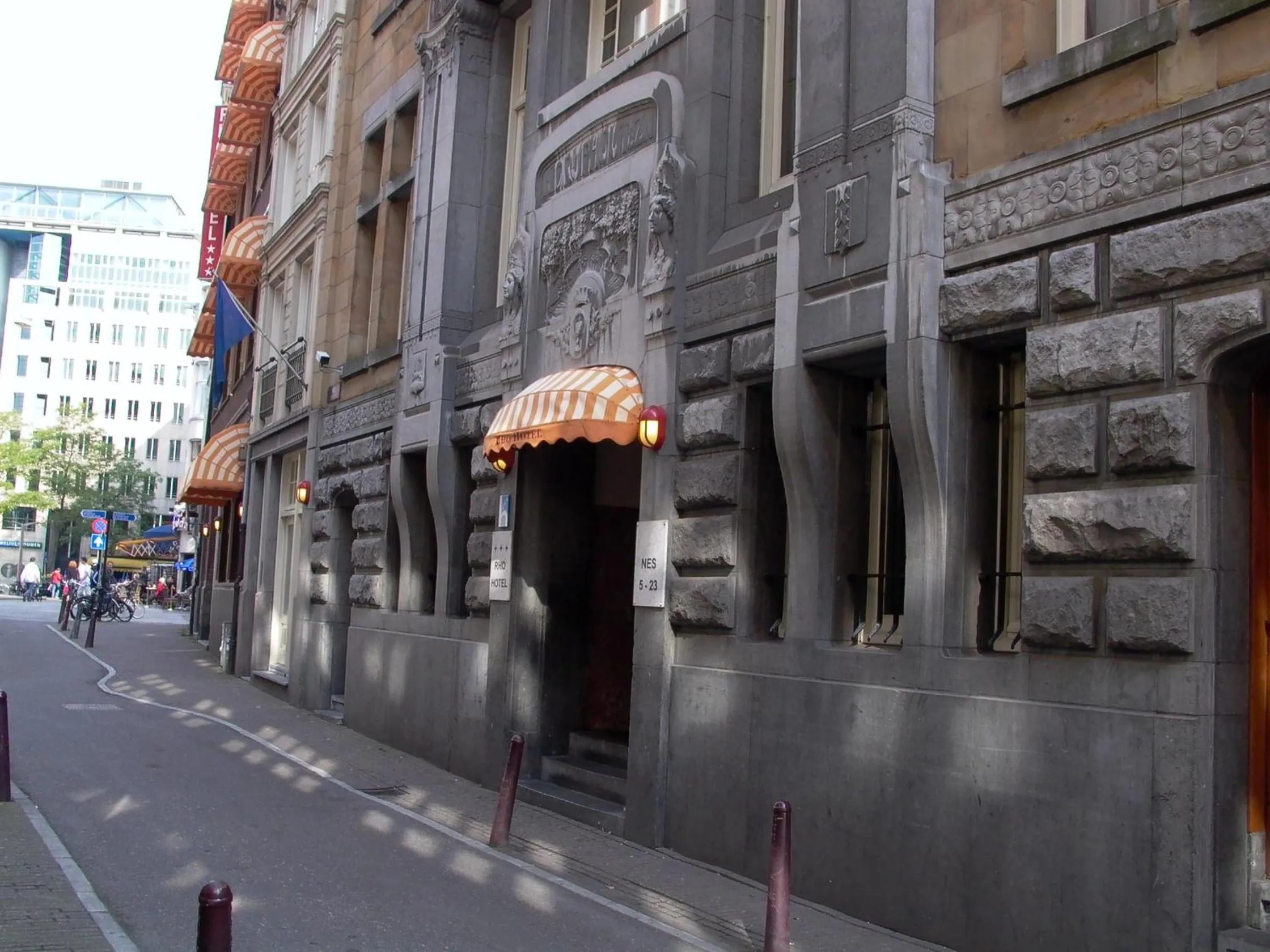 Facade/entrance in Rho Hotel