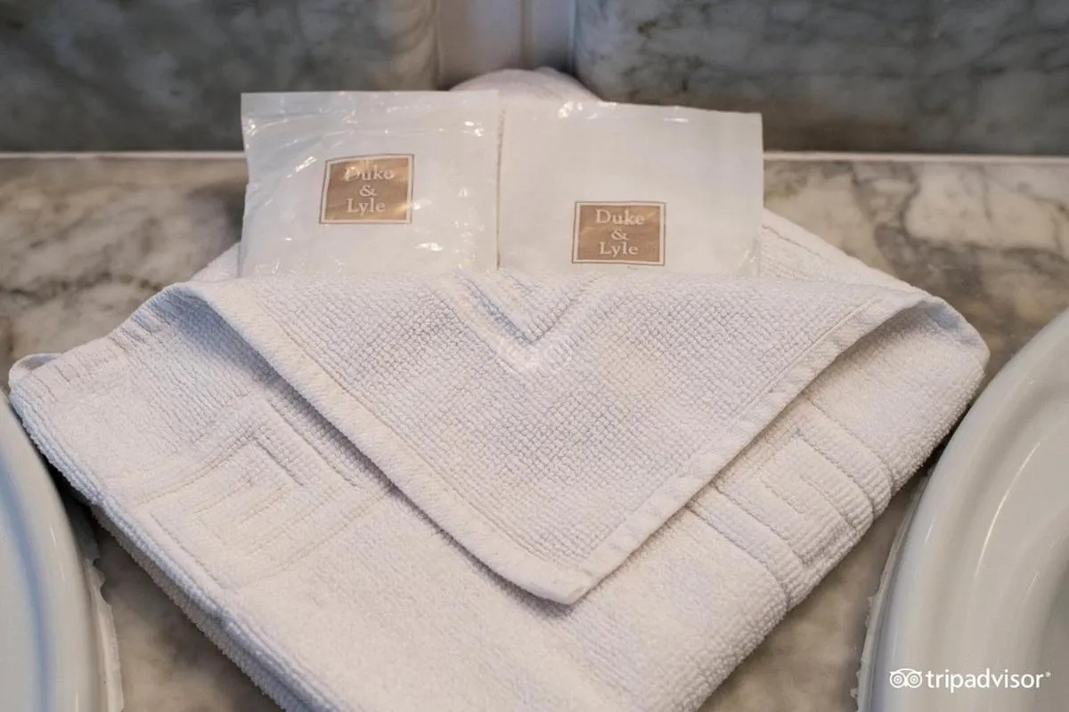 Bathroom in Rho Hotel