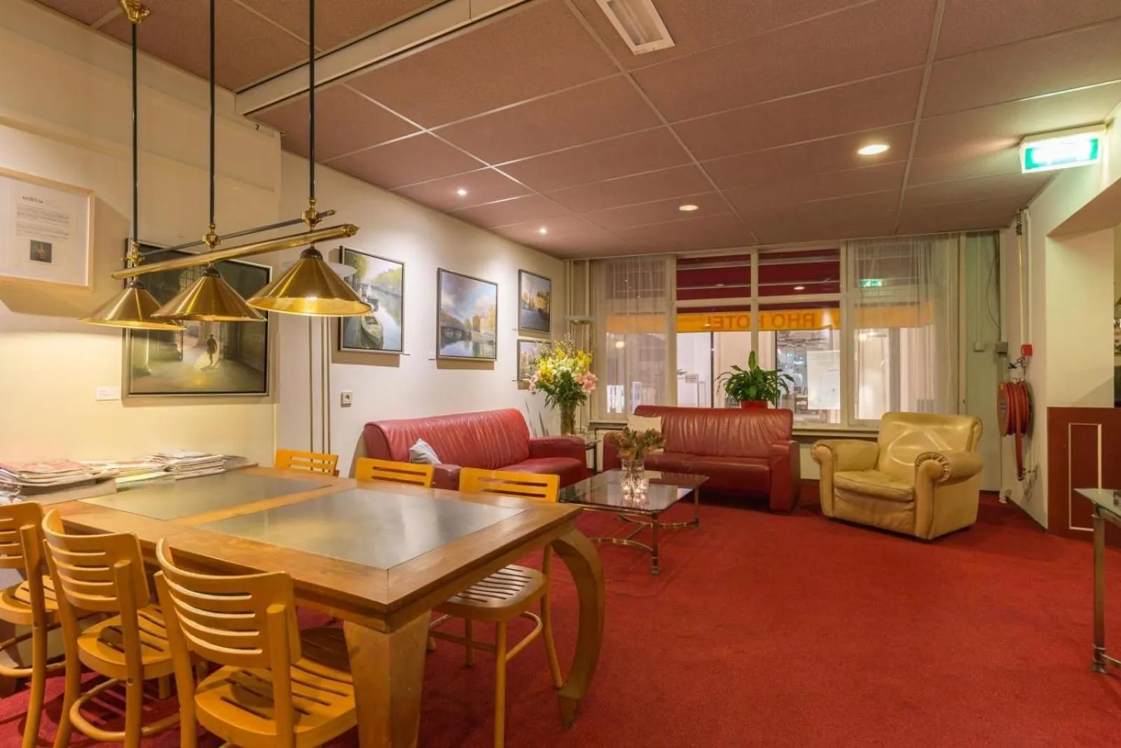 Lobby or reception in Rho Hotel