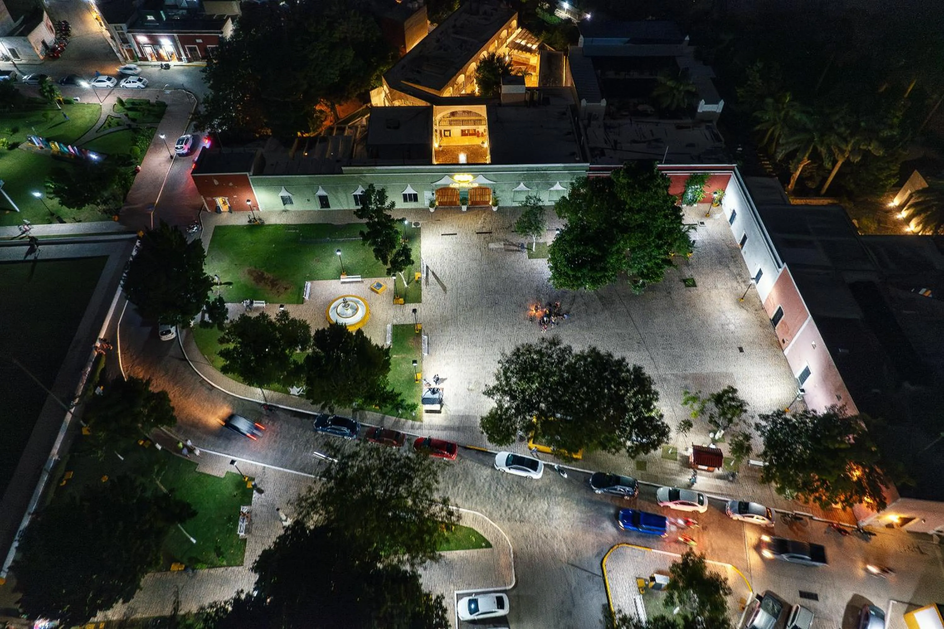 Facade/entrance in Frater Yucatán Hotel