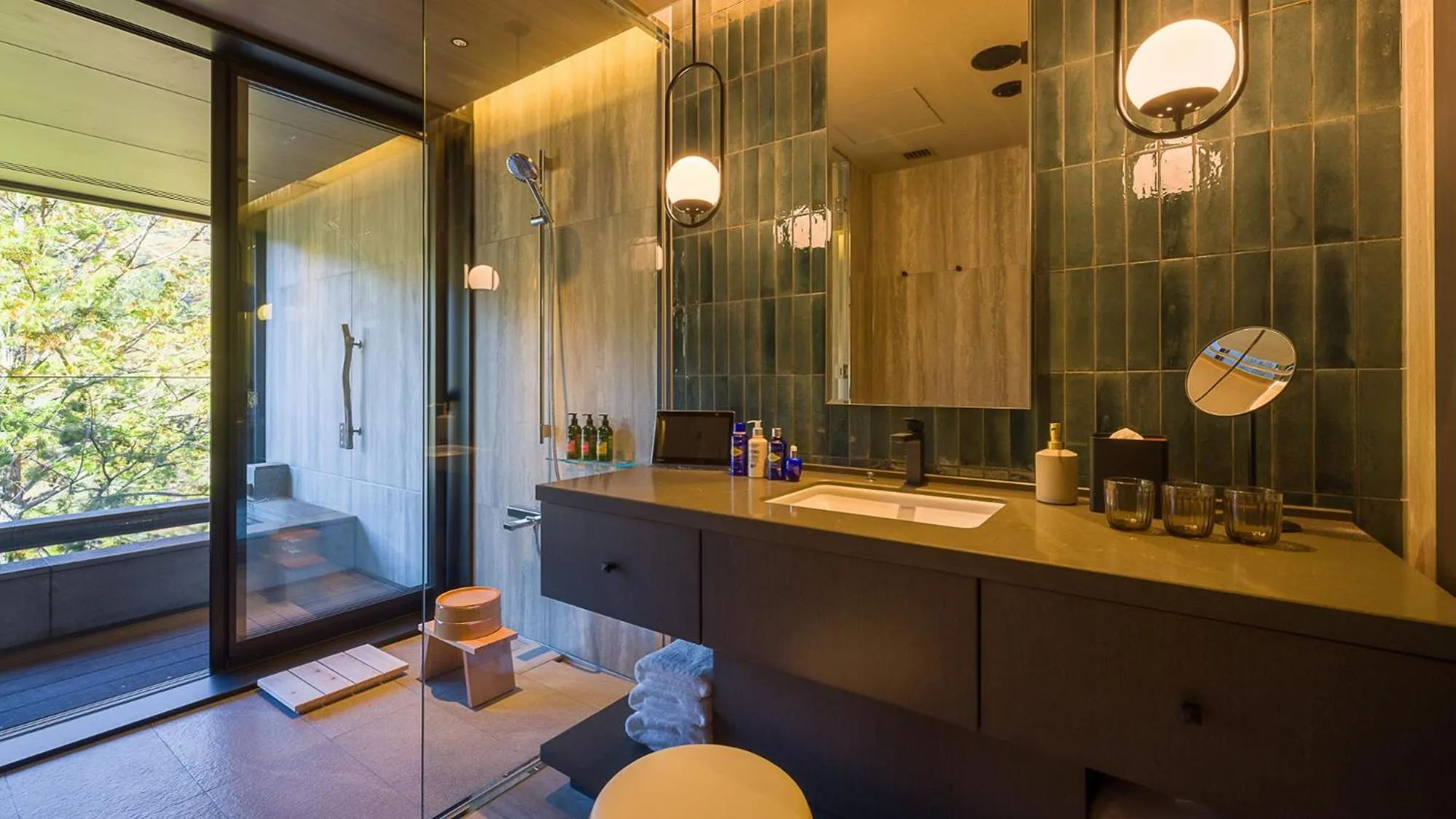 Shower in KINUGAWA KEISUI