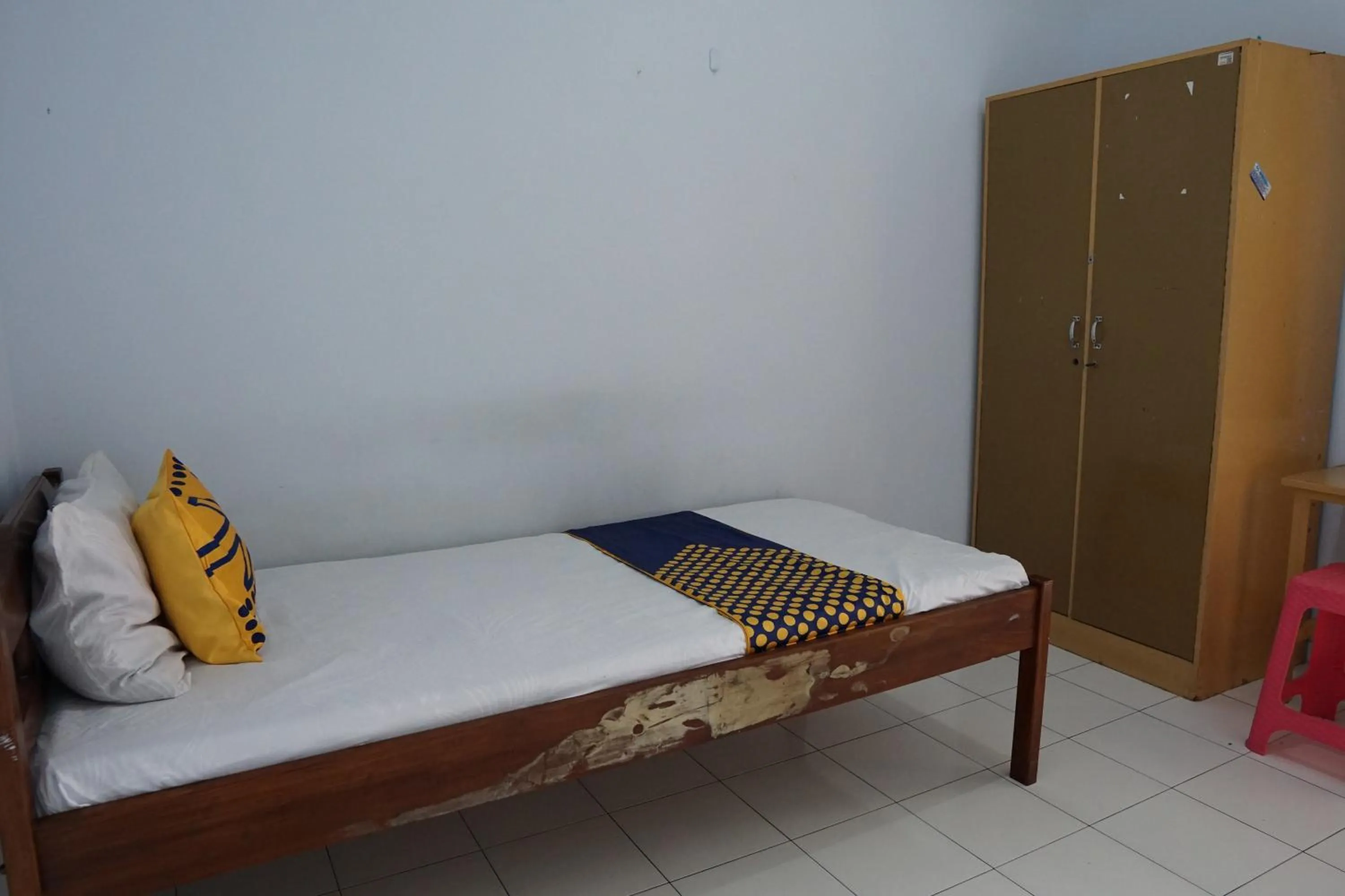 Bedroom, Bed in Hotel O Yoko Kost Syariah