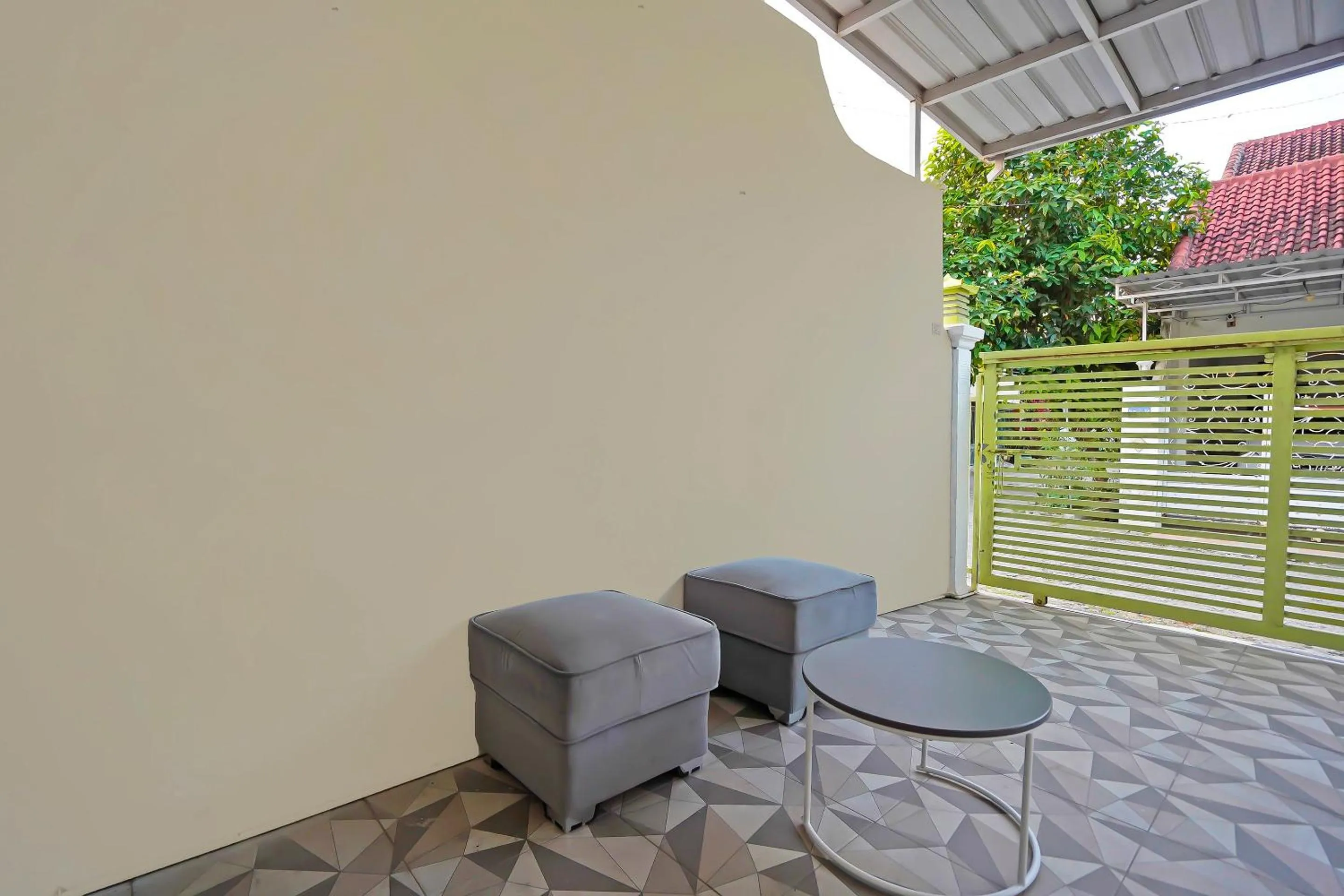 Lobby or reception in Hotel O Guesthouse Prima SyariahNearGPdI Anugerah