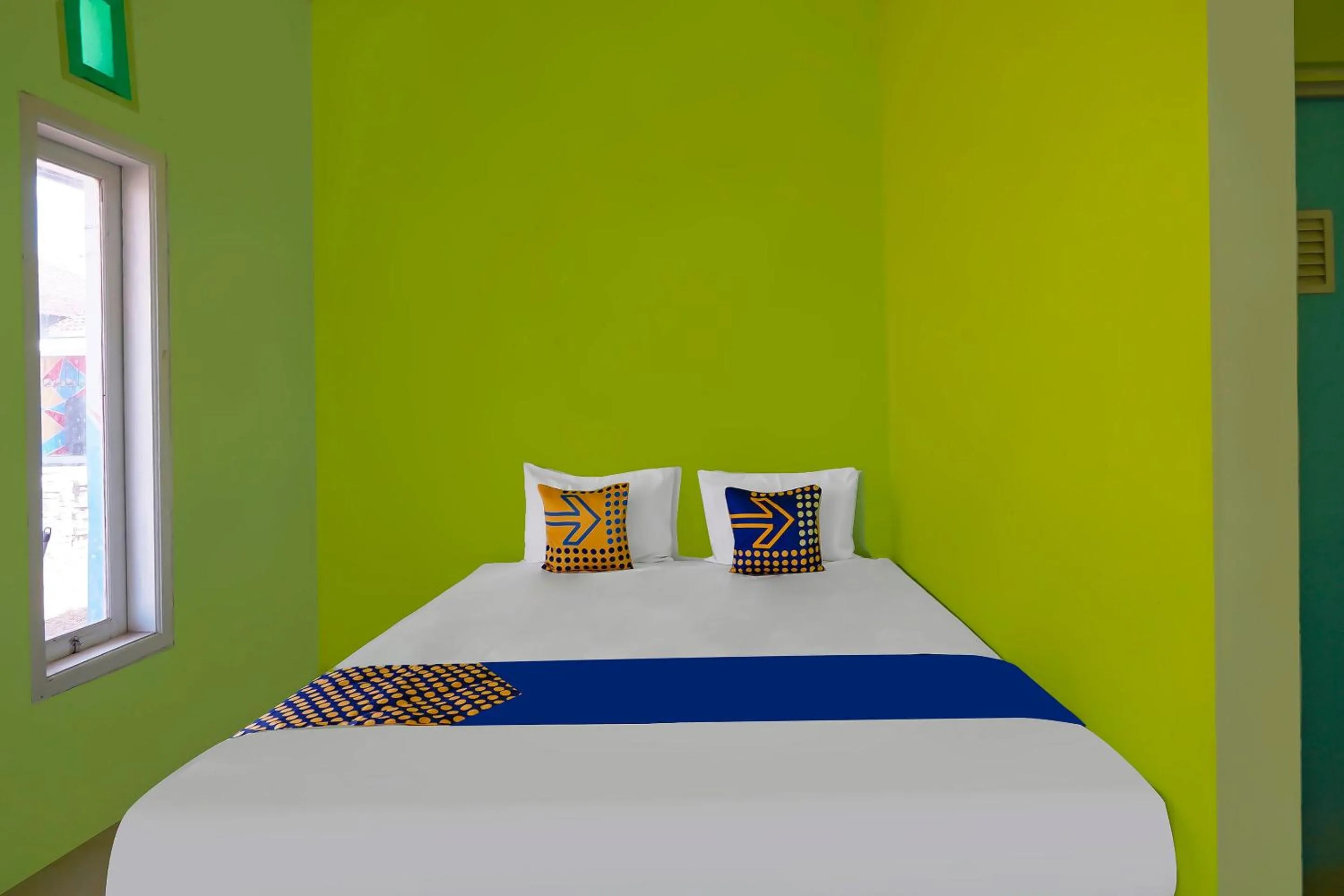 Bedroom, Bed in Hotel O Guesthouse Prima SyariahNearGPdI Anugerah