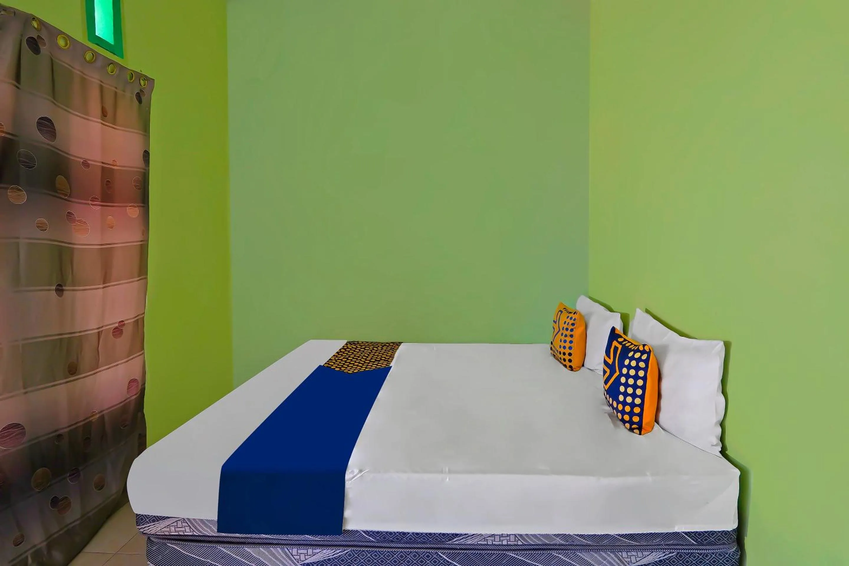 Bedroom, Bed in Hotel O Guesthouse Prima SyariahNearGPdI Anugerah