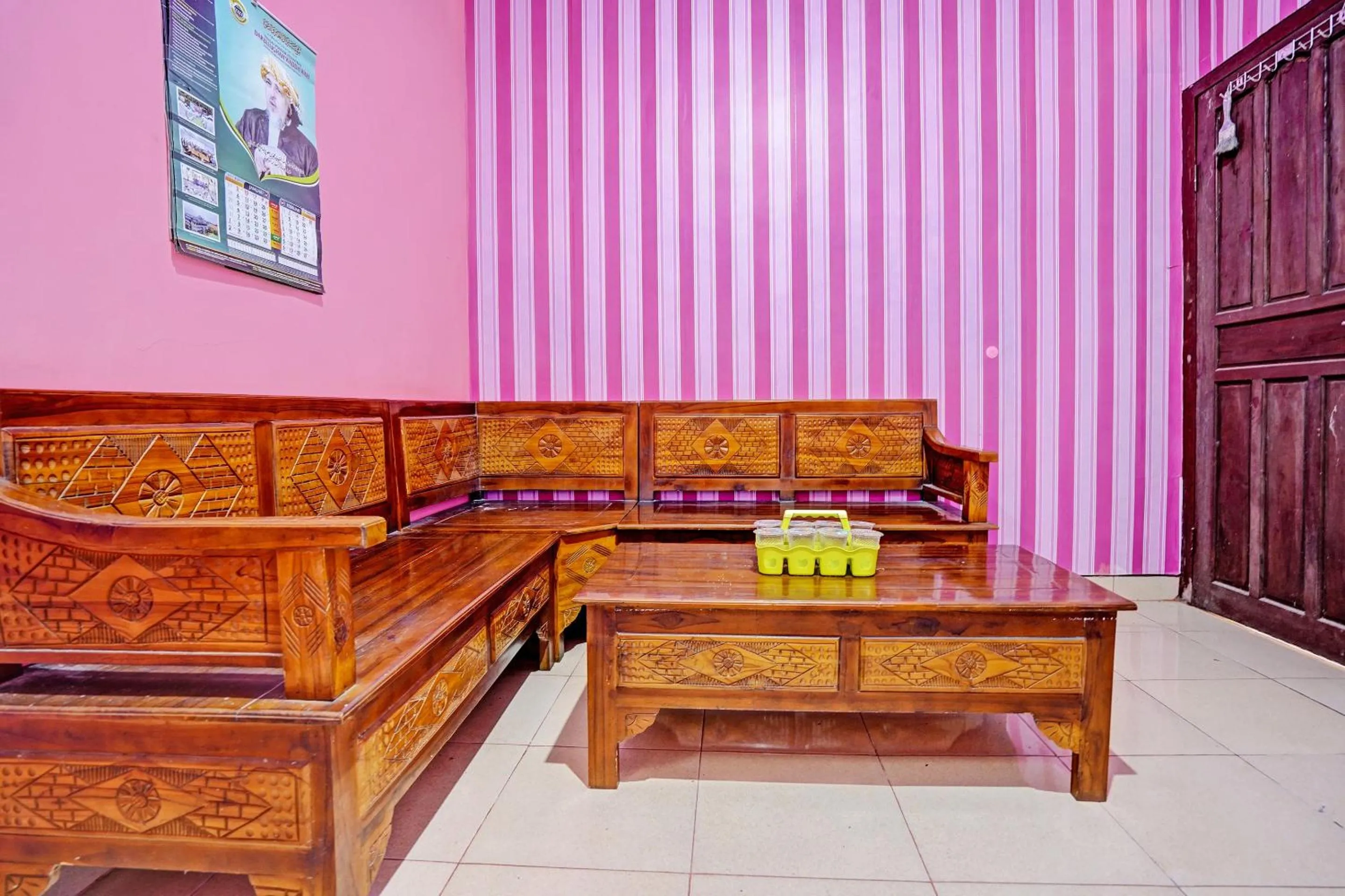 Lobby or reception in Hotel O Gang Songo Syariah HomestayNearWisata Osing