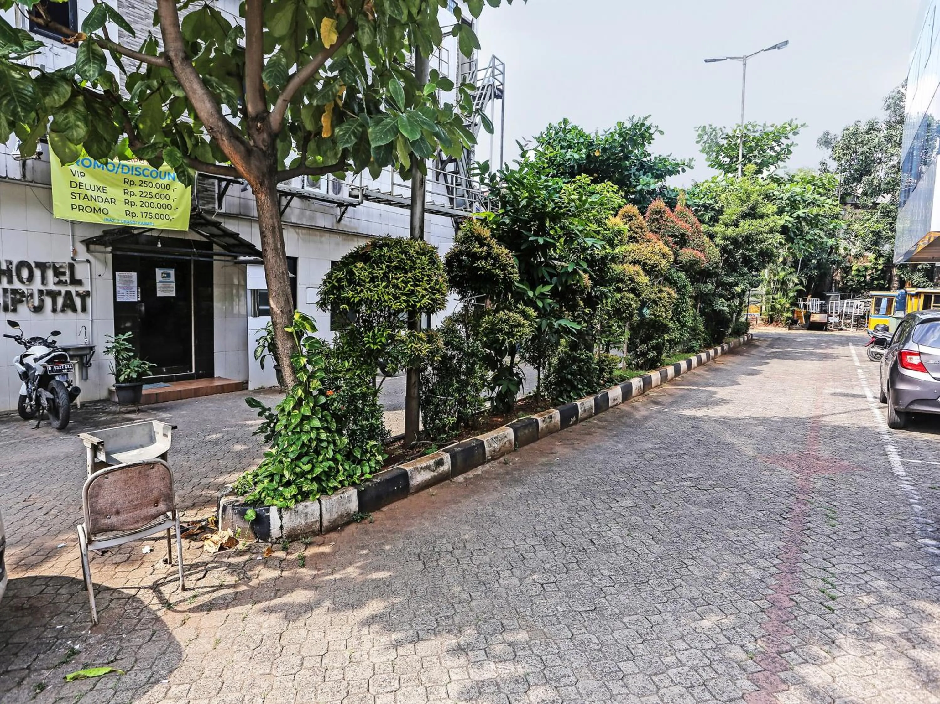 Facade/entrance in Hotel O Ciputat