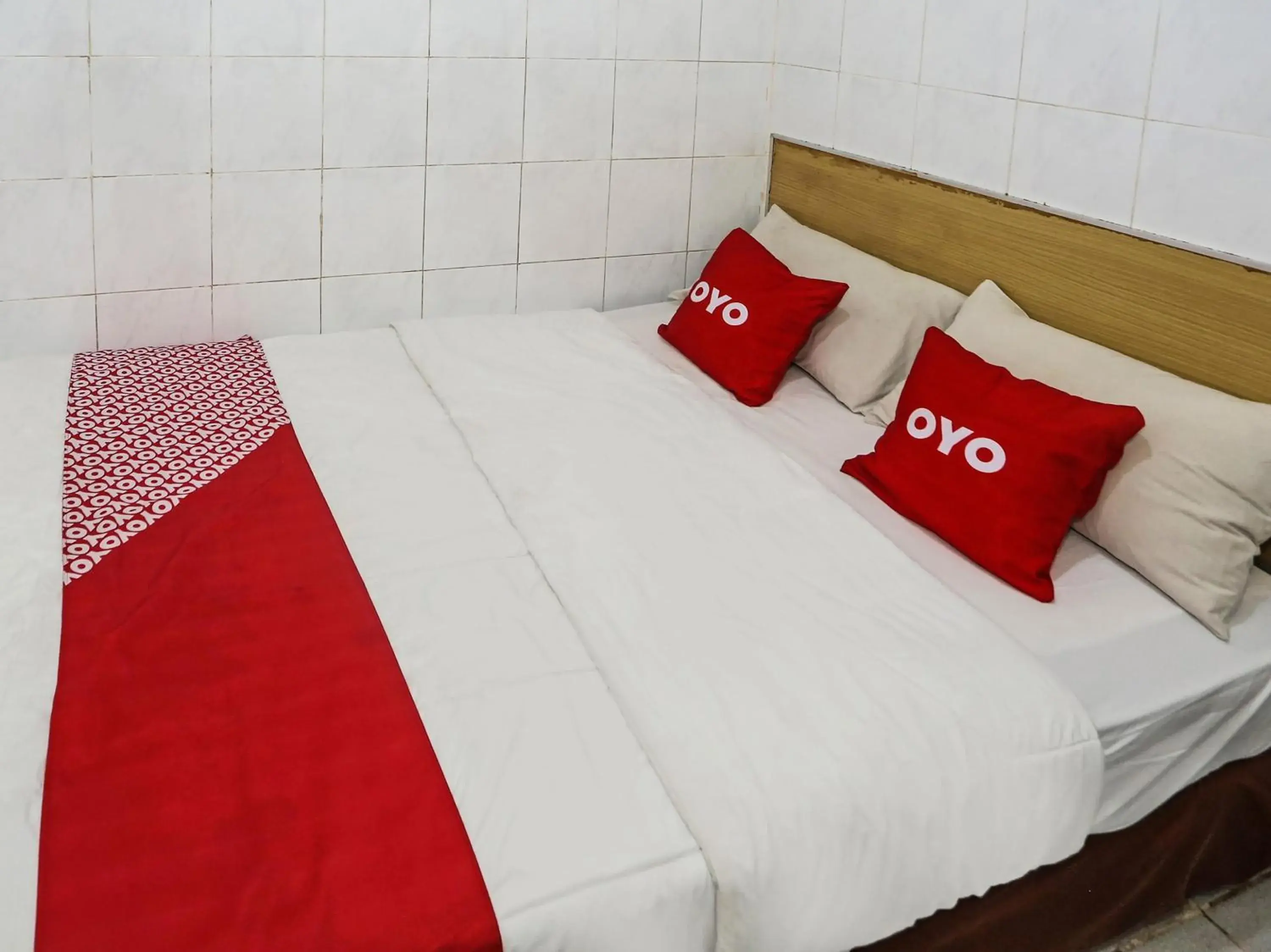 Deluxe Double Room in Hotel O Ciputat Deluxe Double Room in Hotel O Ciputat