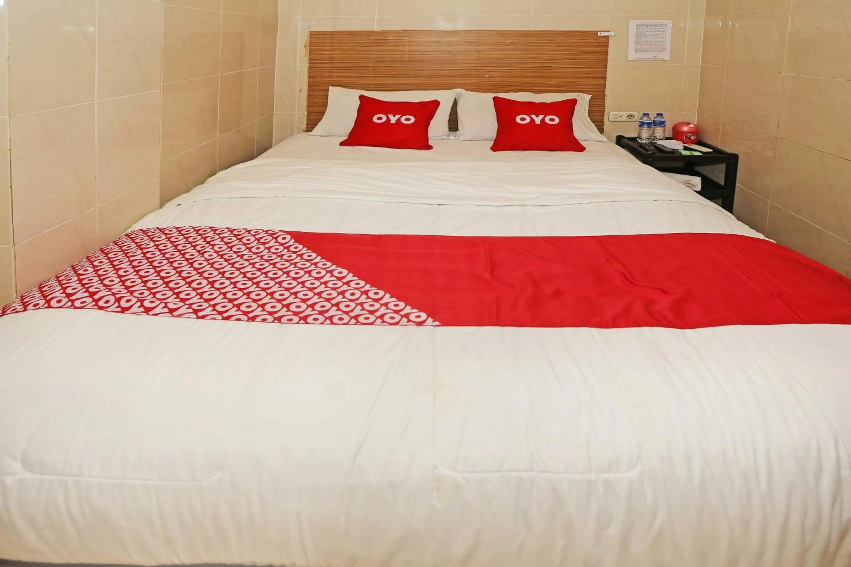 Bedroom, Bed in Hotel O Ciputat