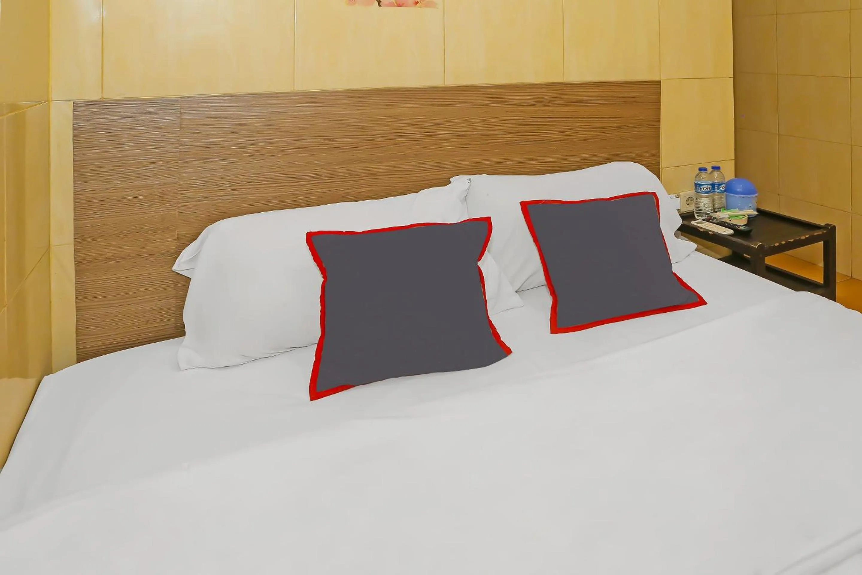 Bedroom, Bed in Hotel O Sion Holiday